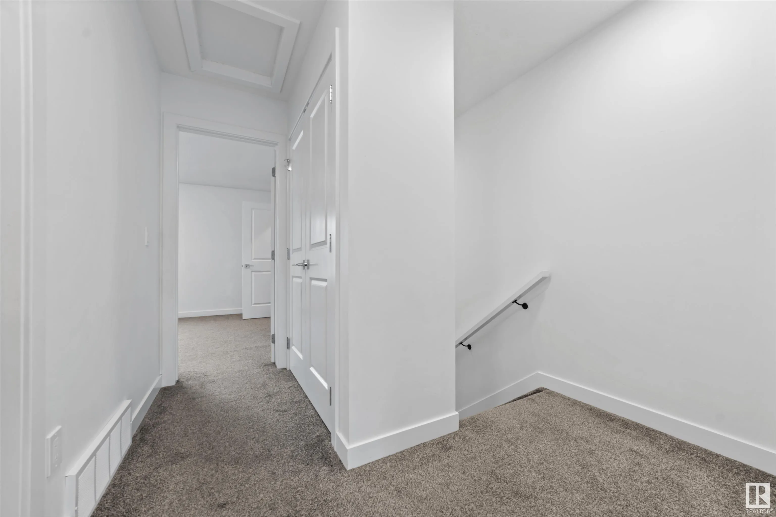 10 SALISBURY Way