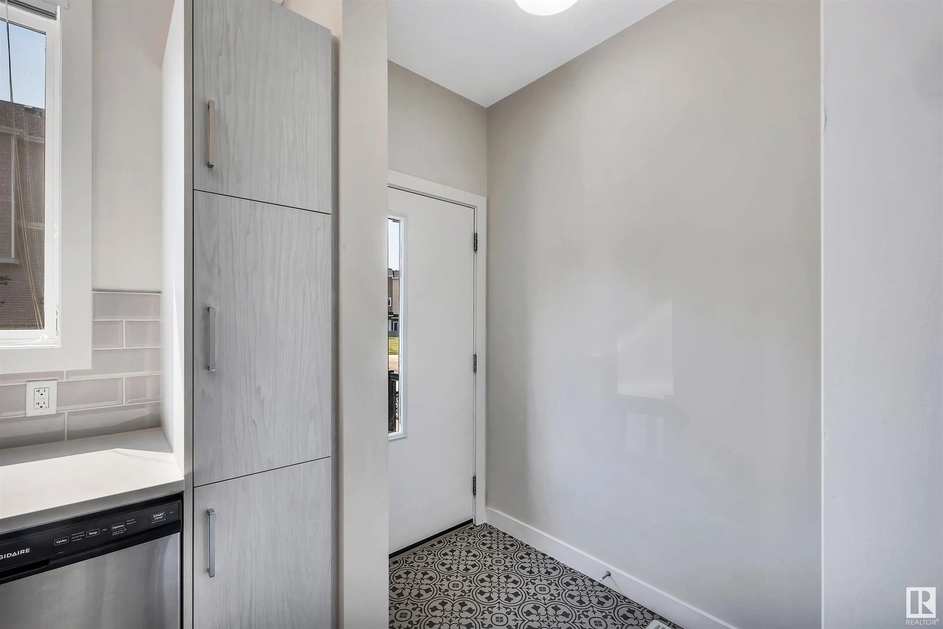 600 BELLEROSE Drive