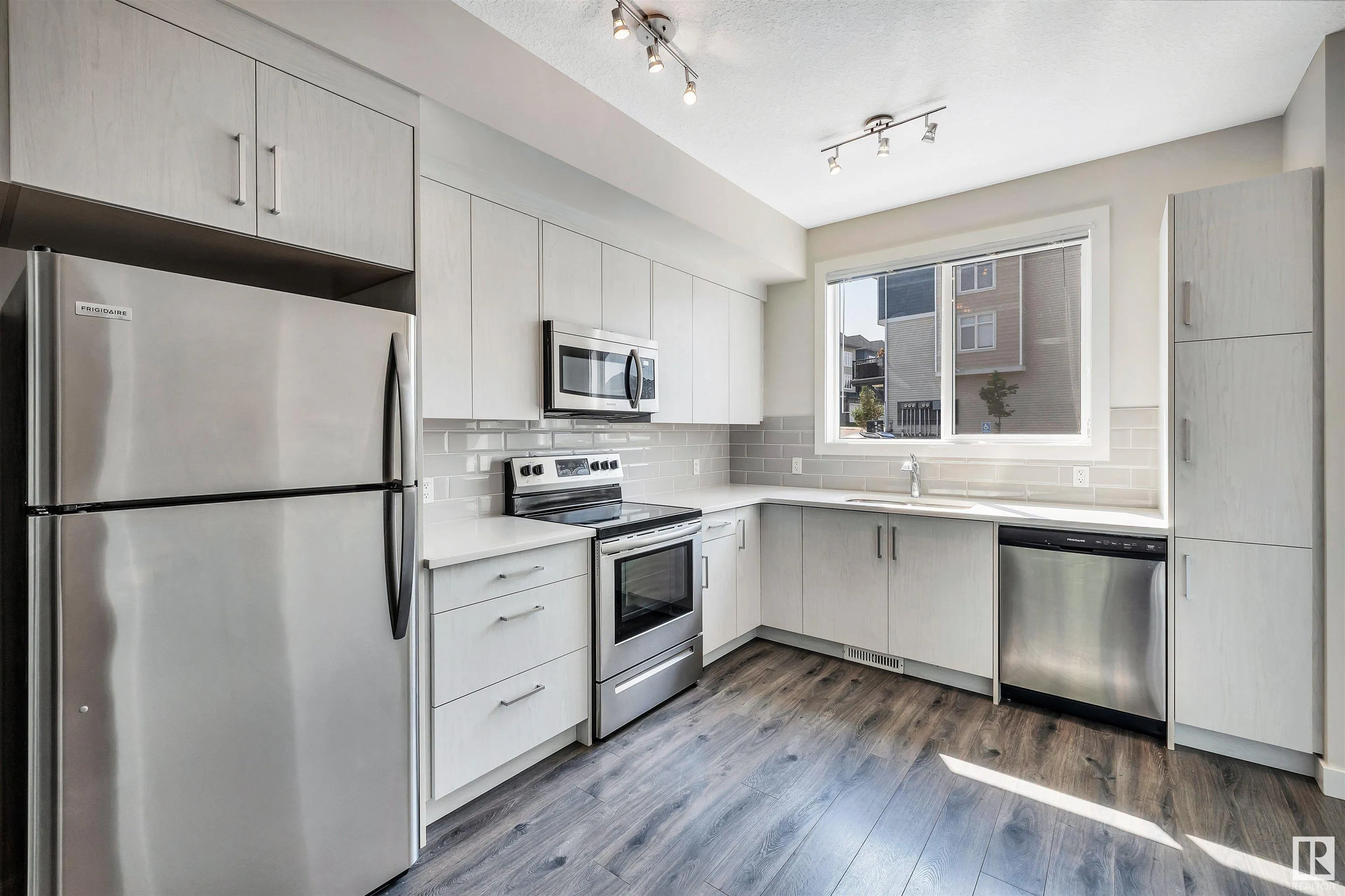 600 BELLEROSE Drive