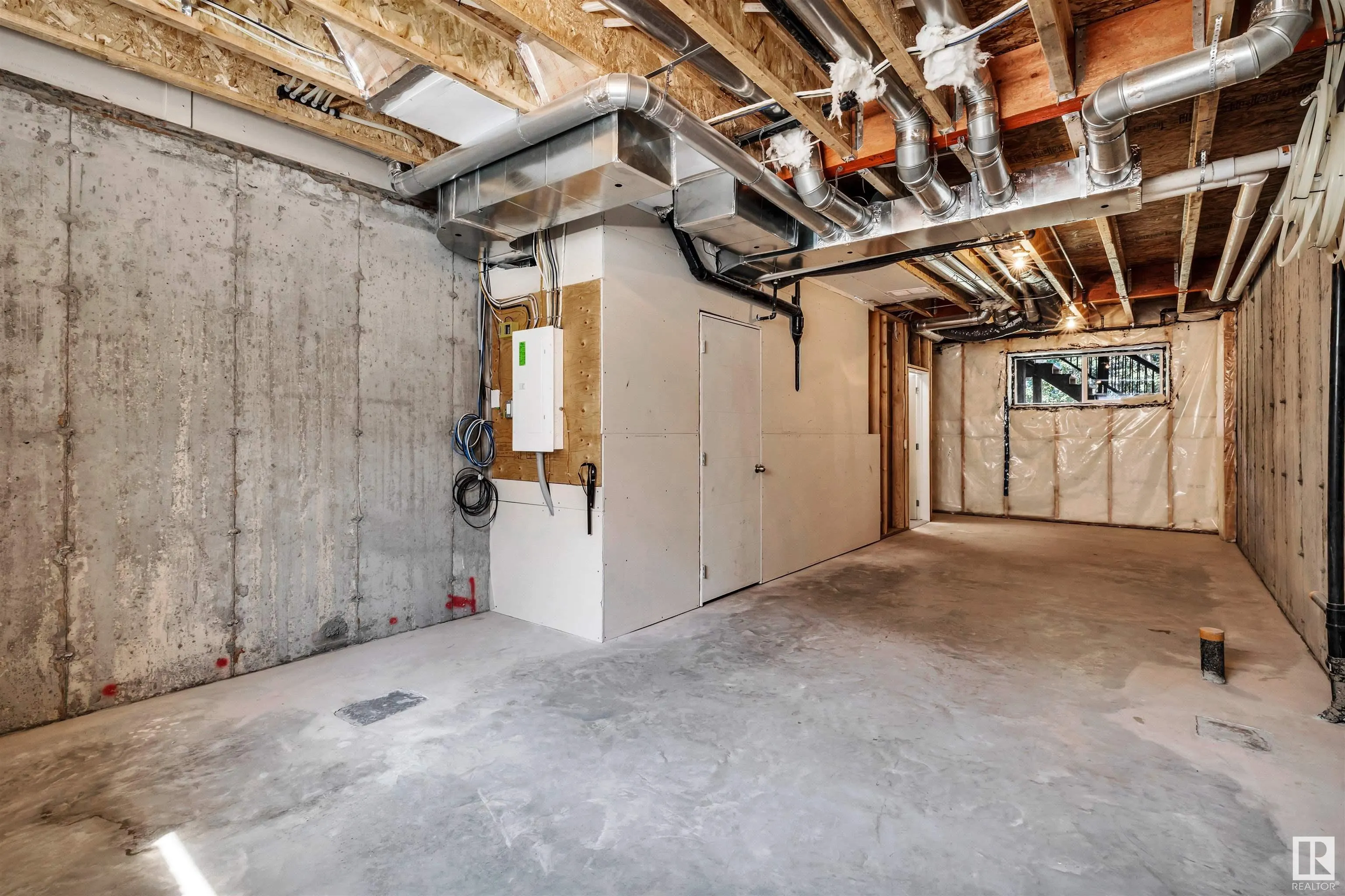 600 BELLEROSE Drive