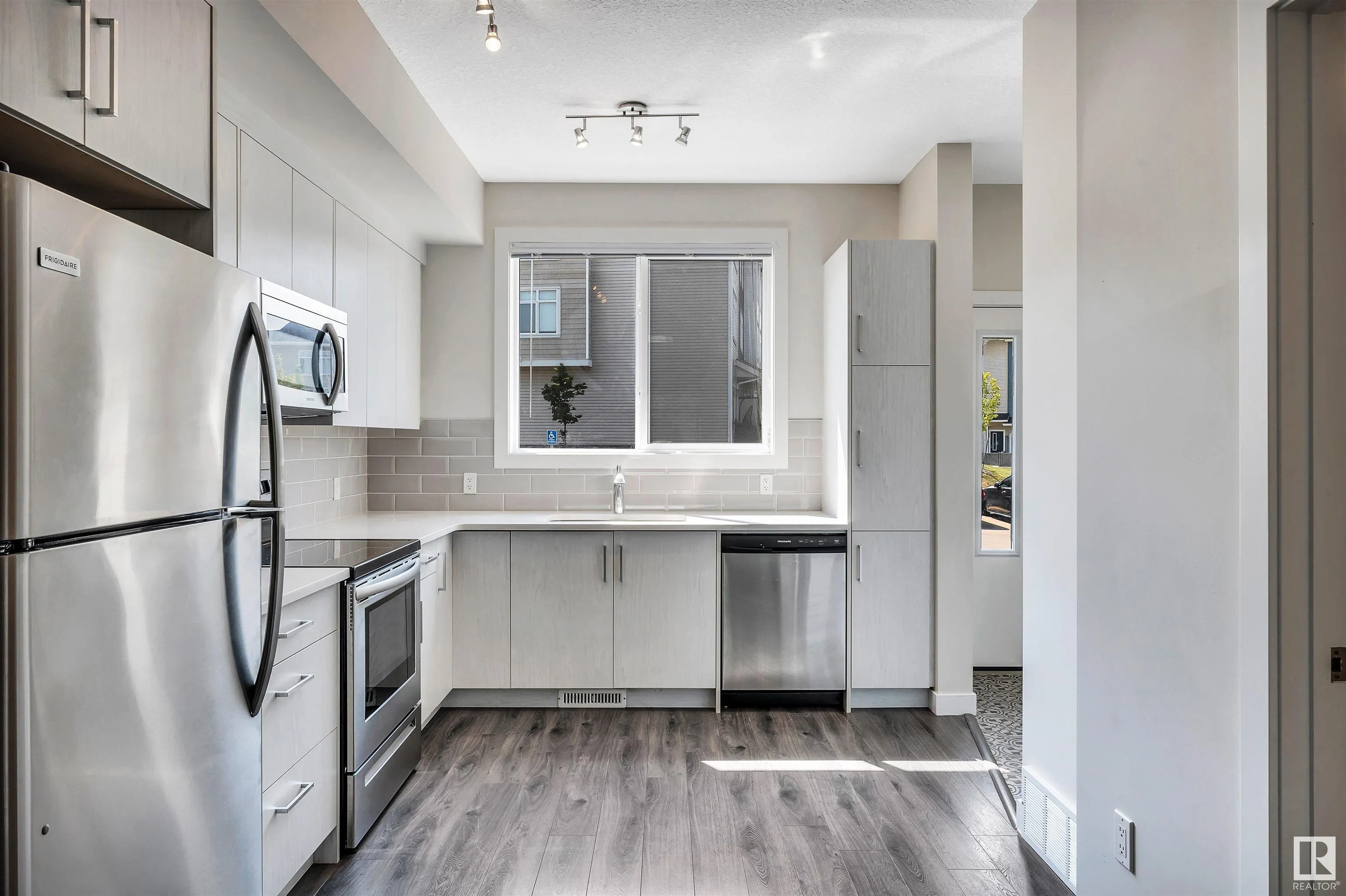 600 BELLEROSE Drive