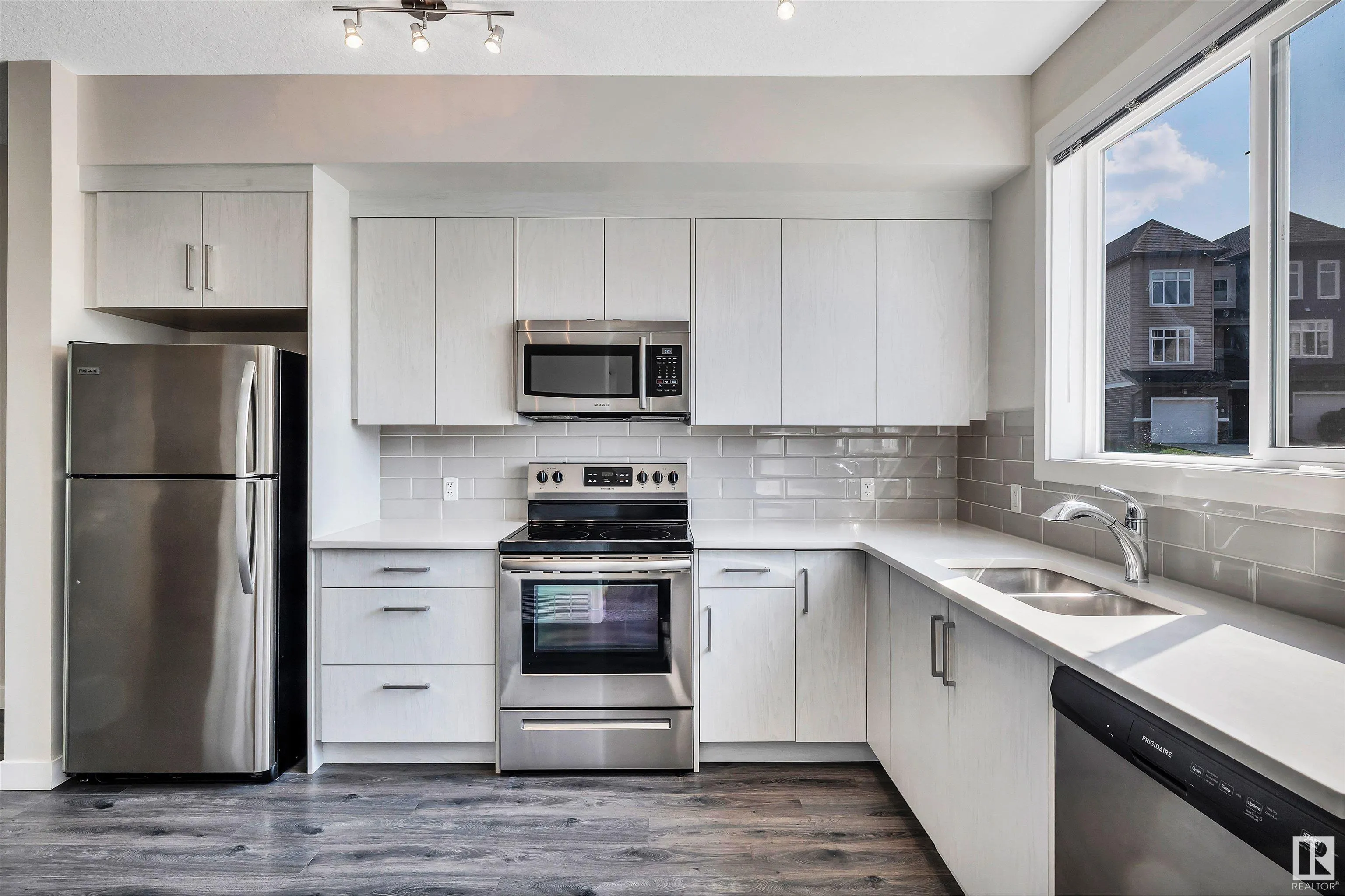 600 BELLEROSE Drive