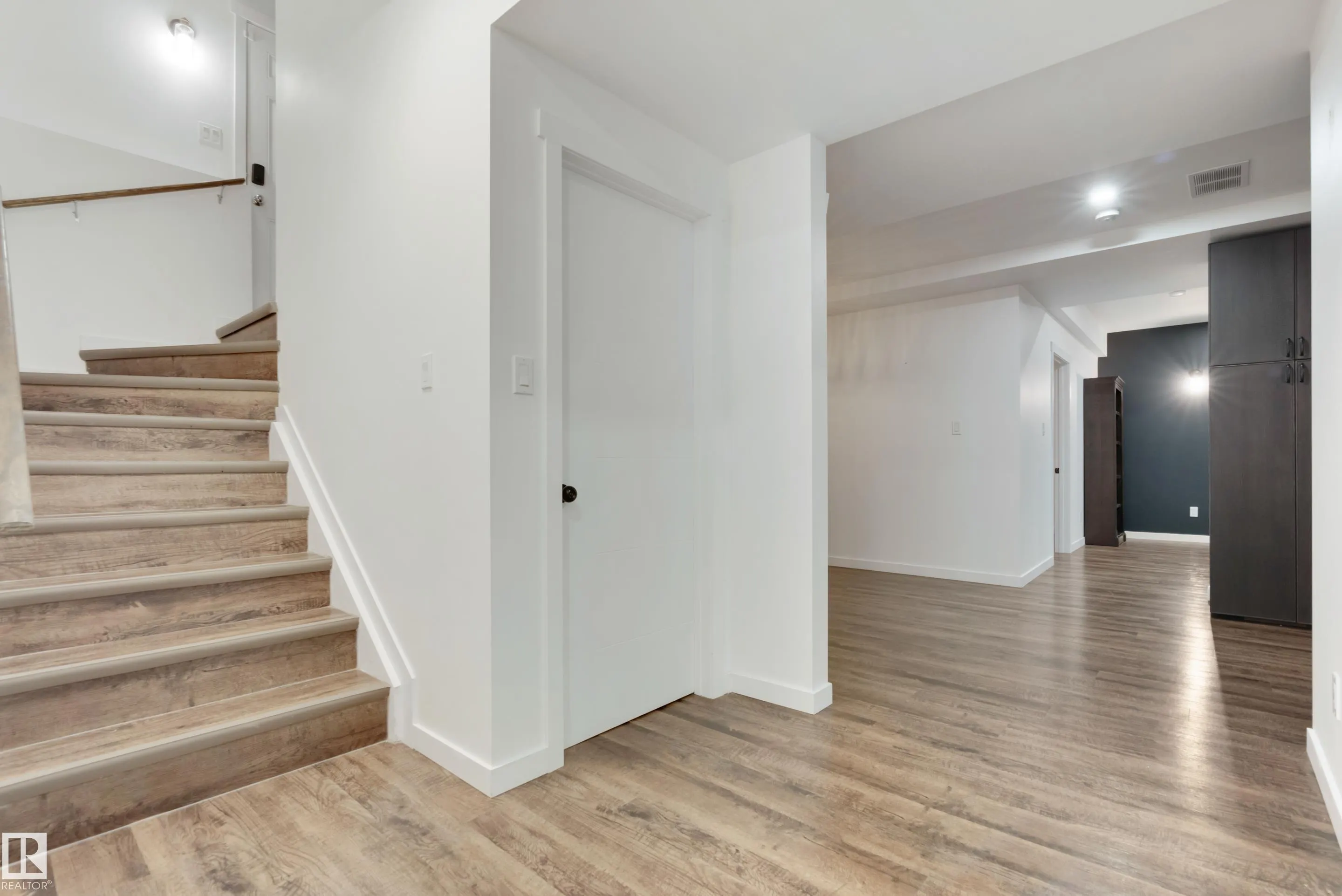 56 MCKENZIE Close