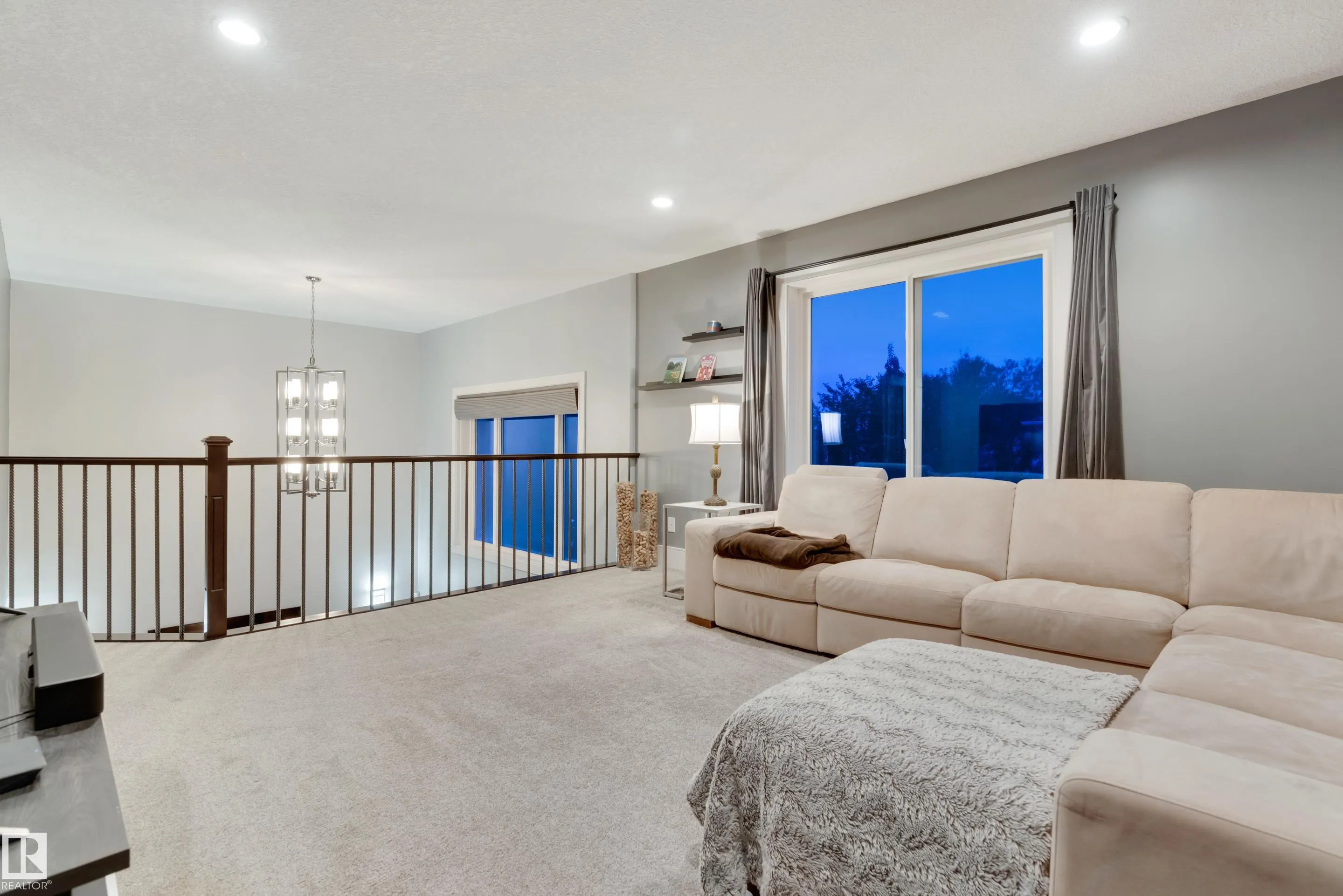 56 MCKENZIE Close