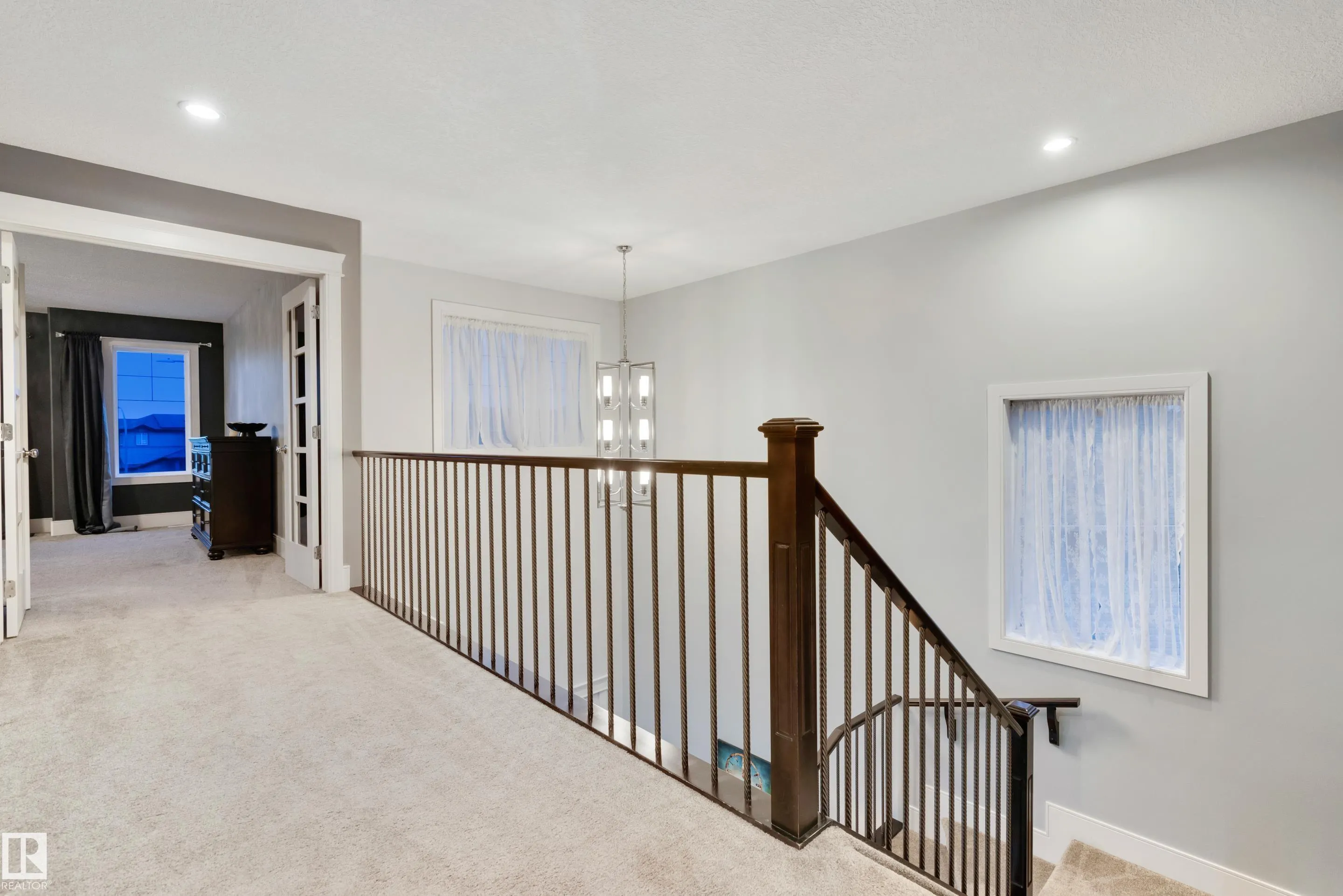 56 MCKENZIE Close