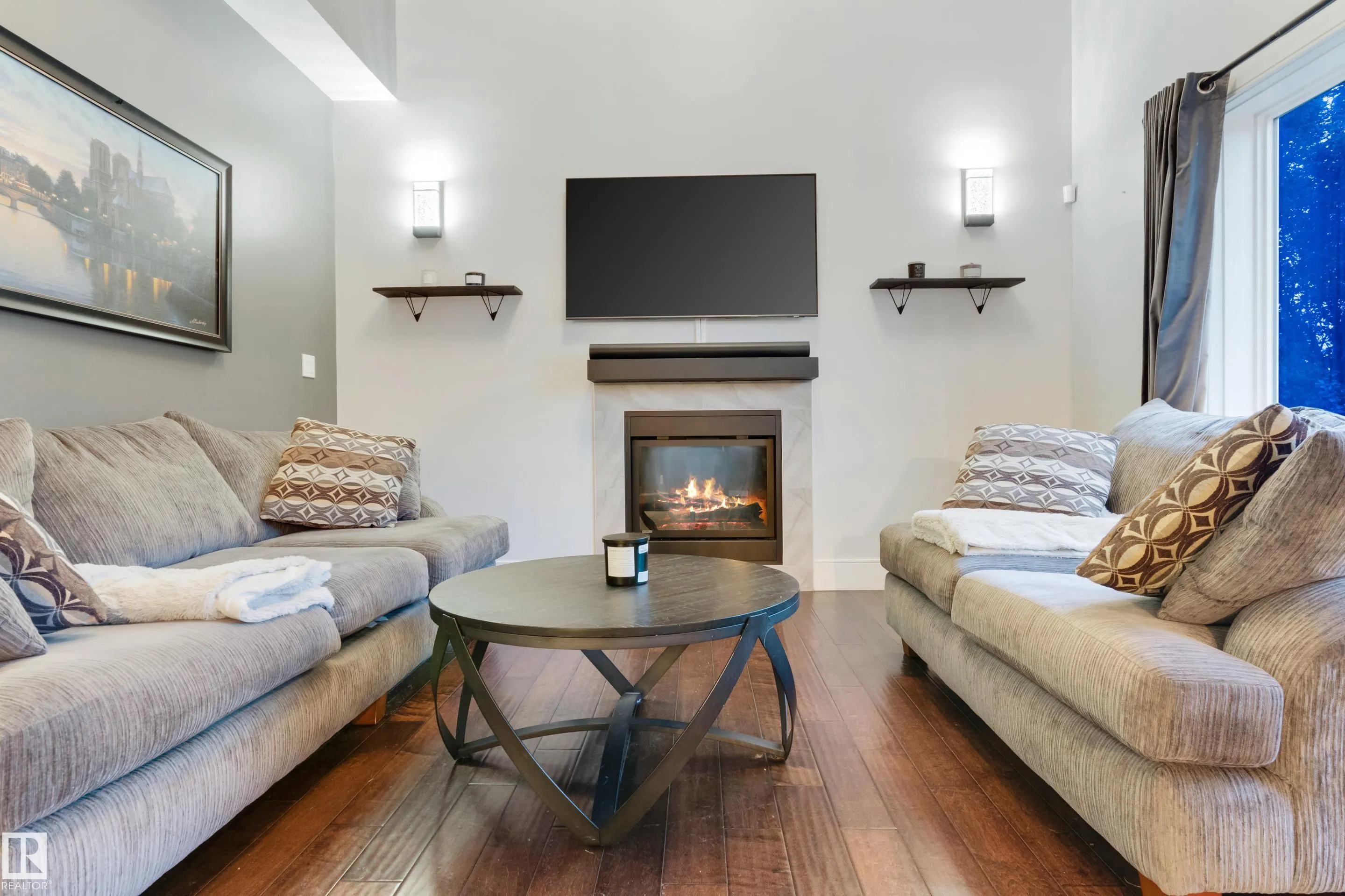 56 MCKENZIE Close