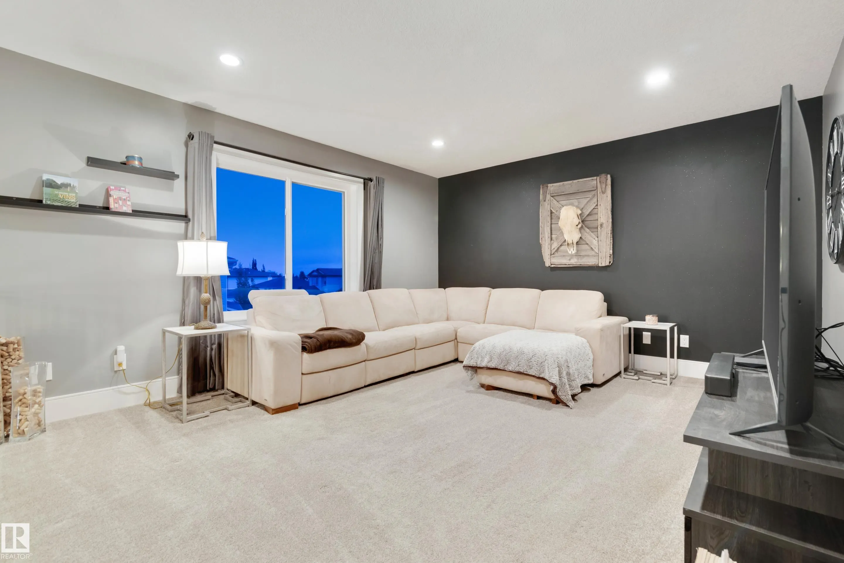 56 MCKENZIE Close