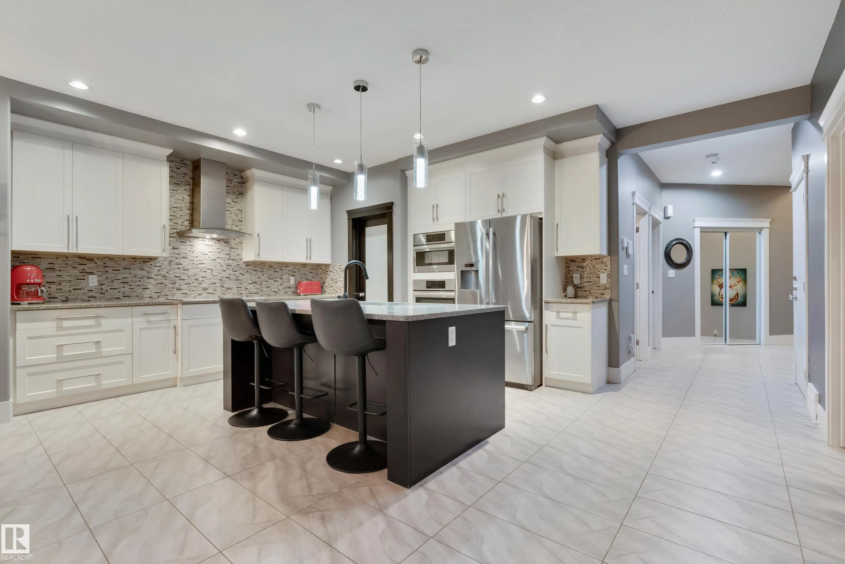 56 MCKENZIE Close