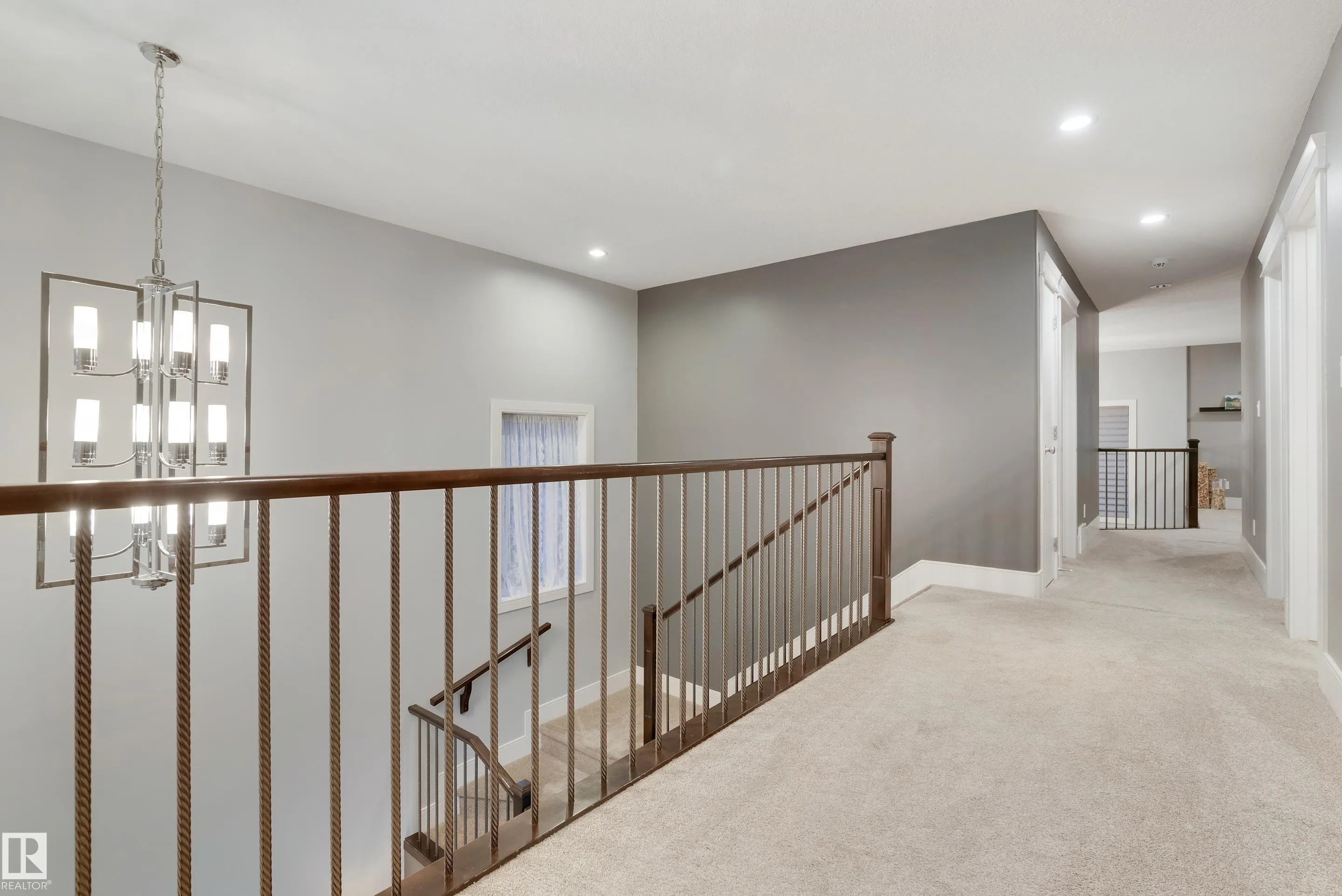 56 MCKENZIE Close