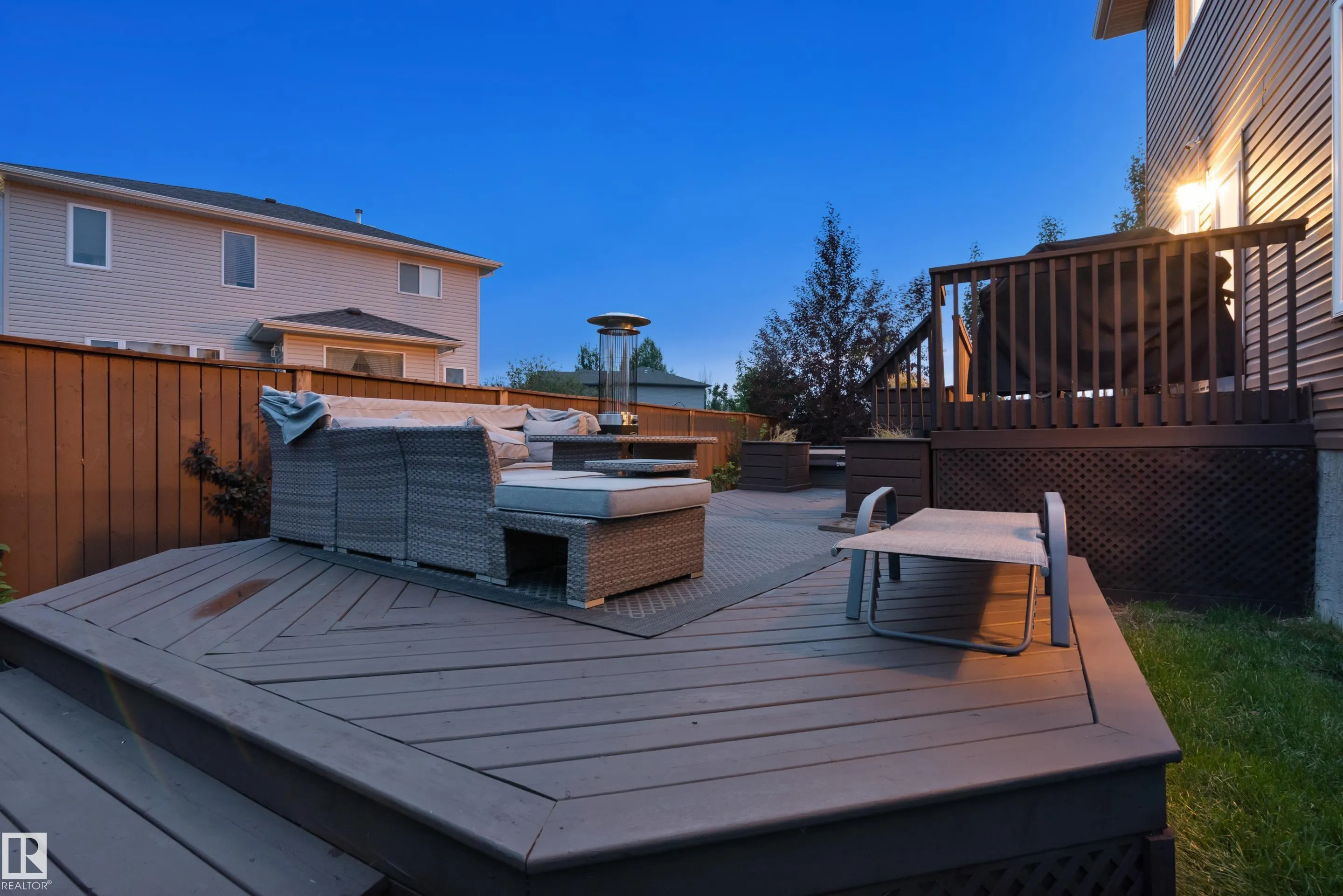 56 MCKENZIE Close