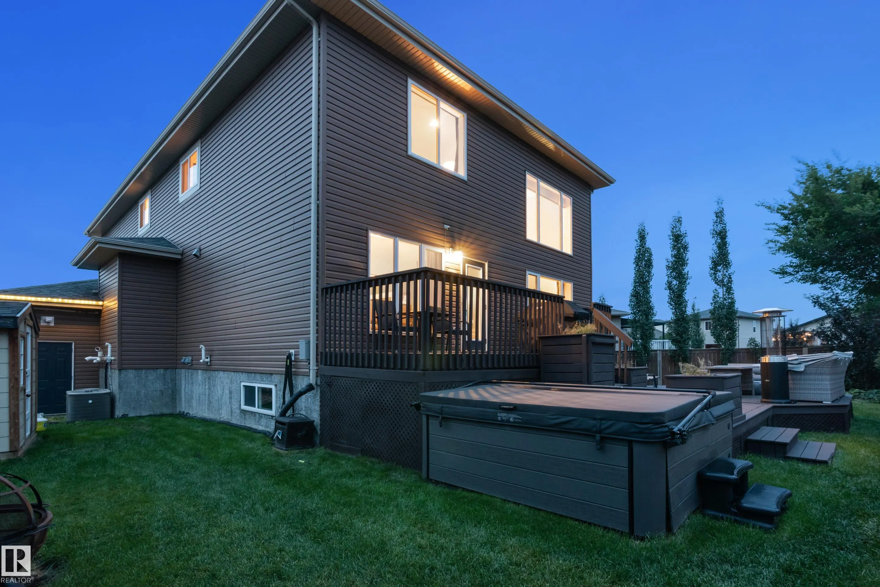 56 MCKENZIE Close