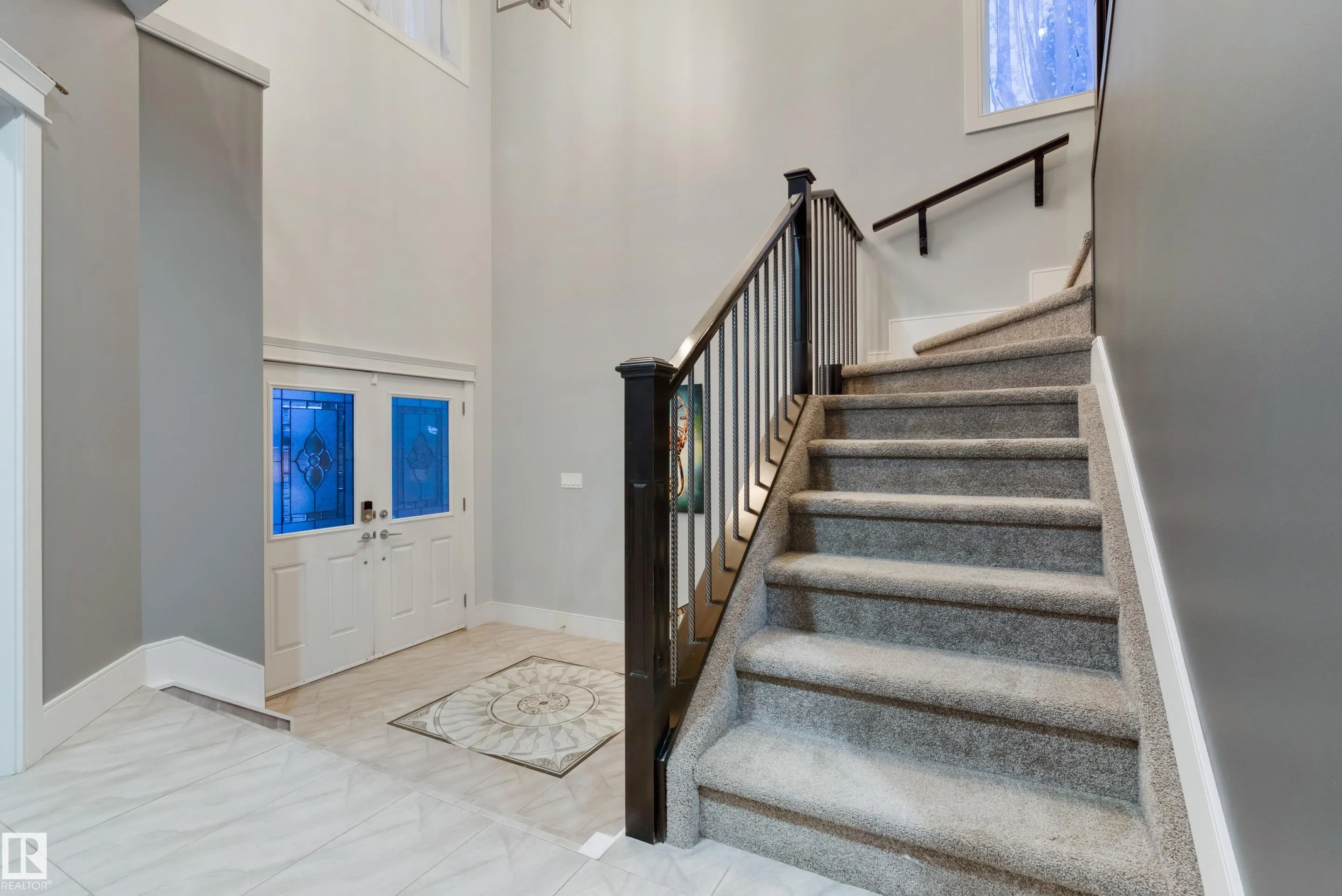 56 MCKENZIE Close