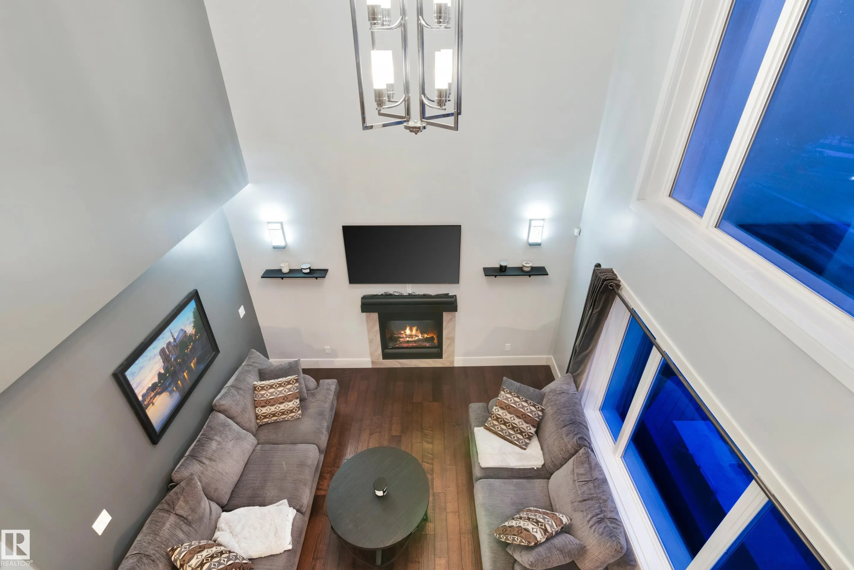 56 MCKENZIE Close
