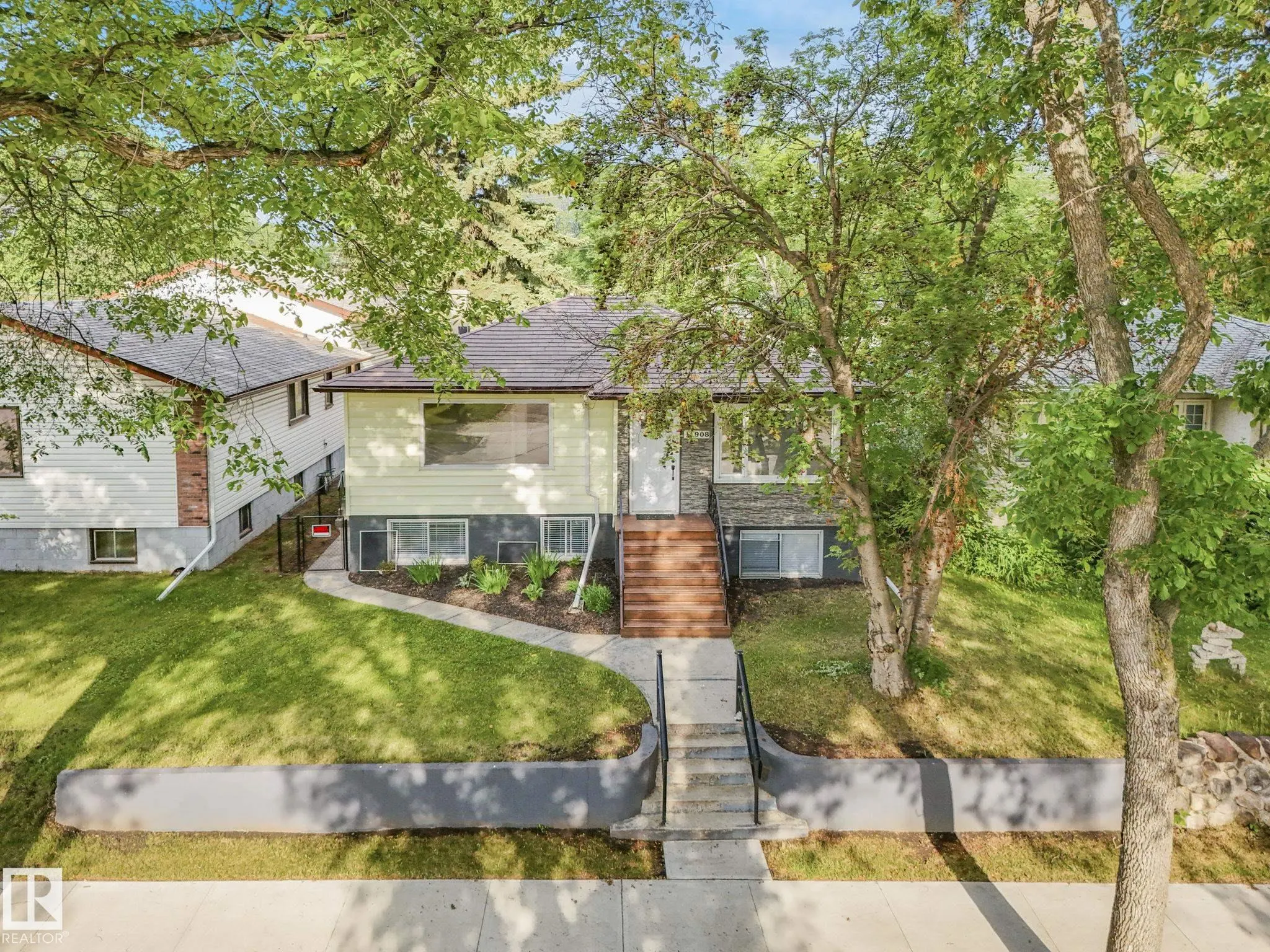11908 52 Street