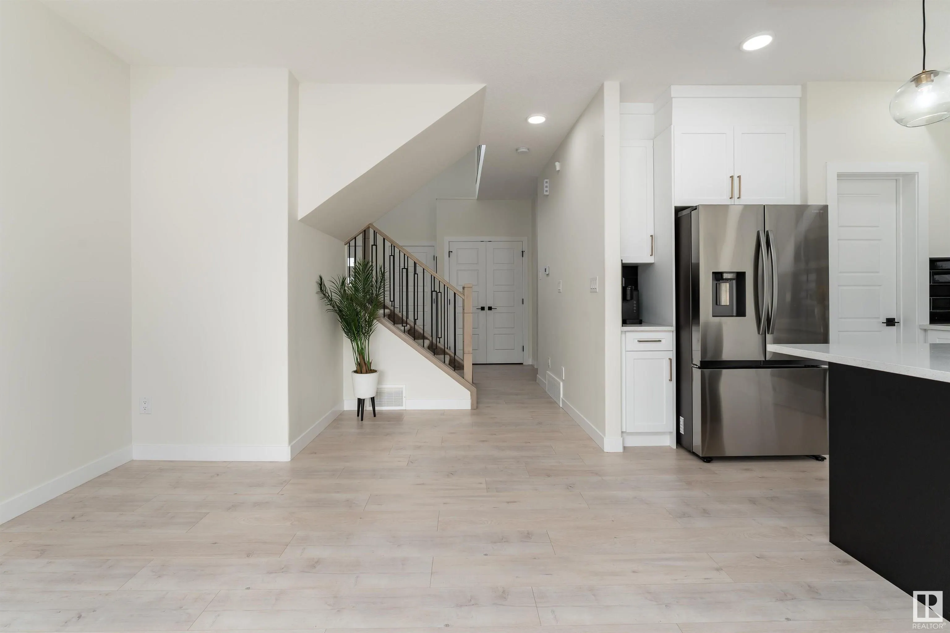 112 BLUFF Cove