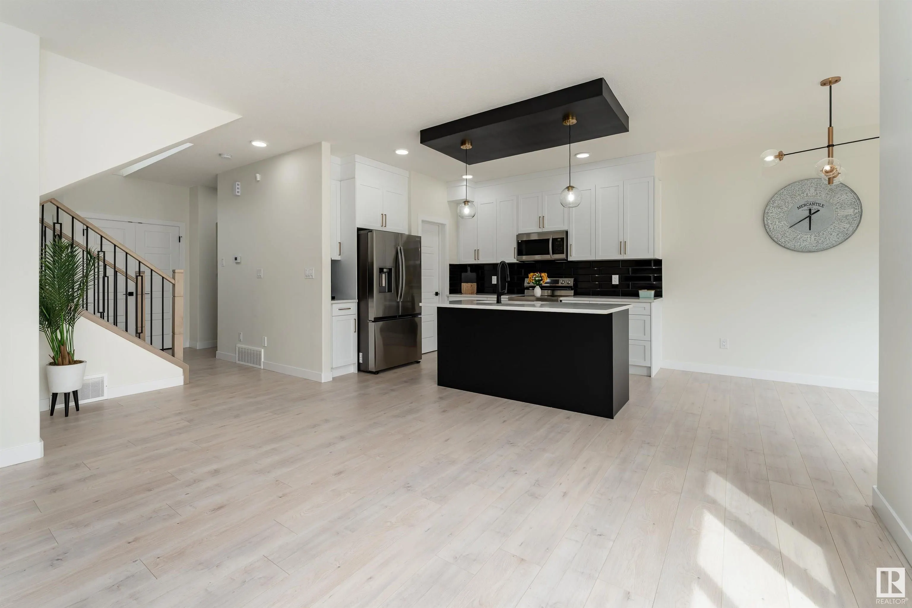 112 BLUFF Cove