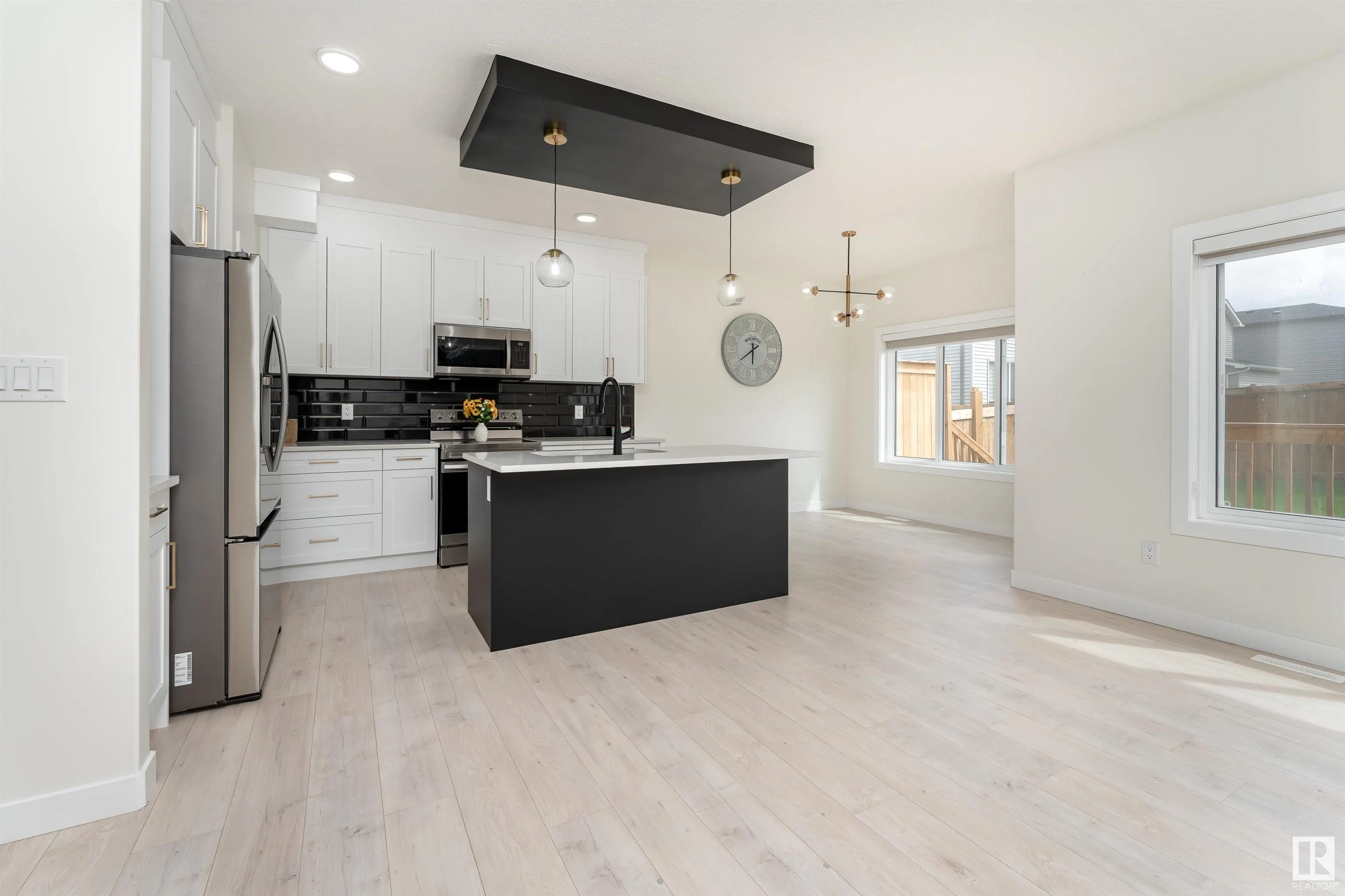112 BLUFF Cove