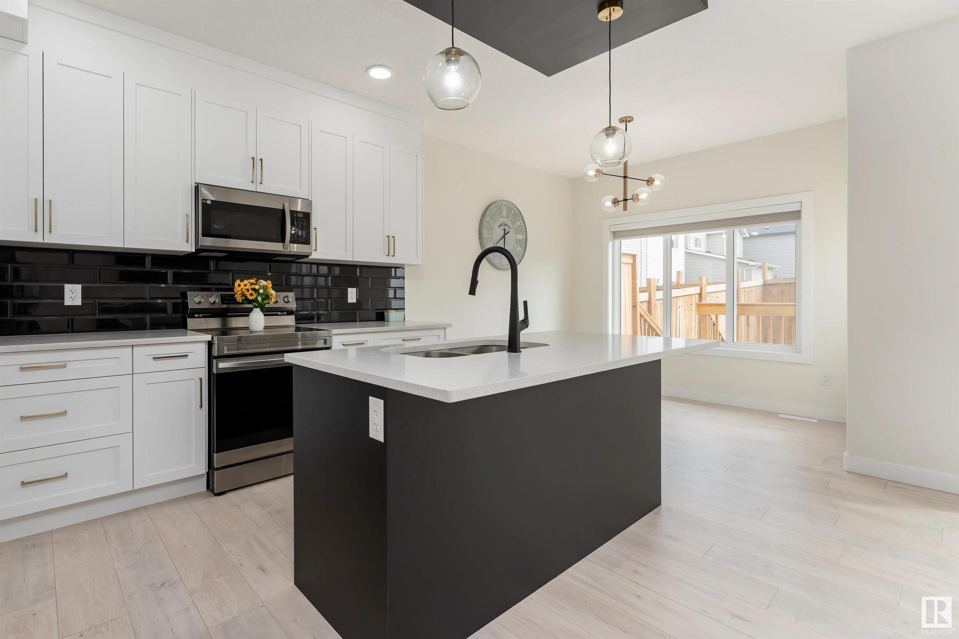 112 BLUFF Cove