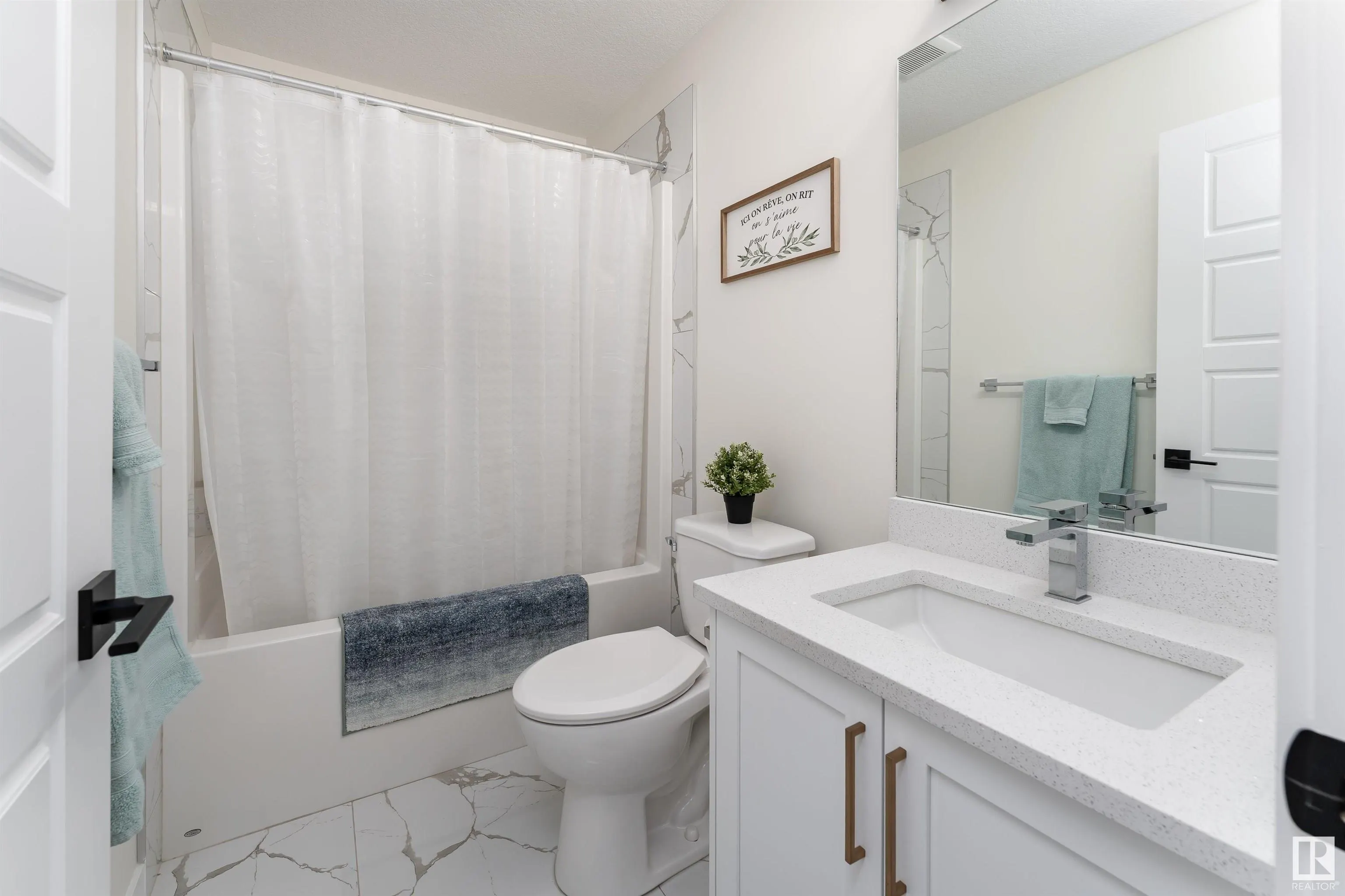 112 BLUFF Cove