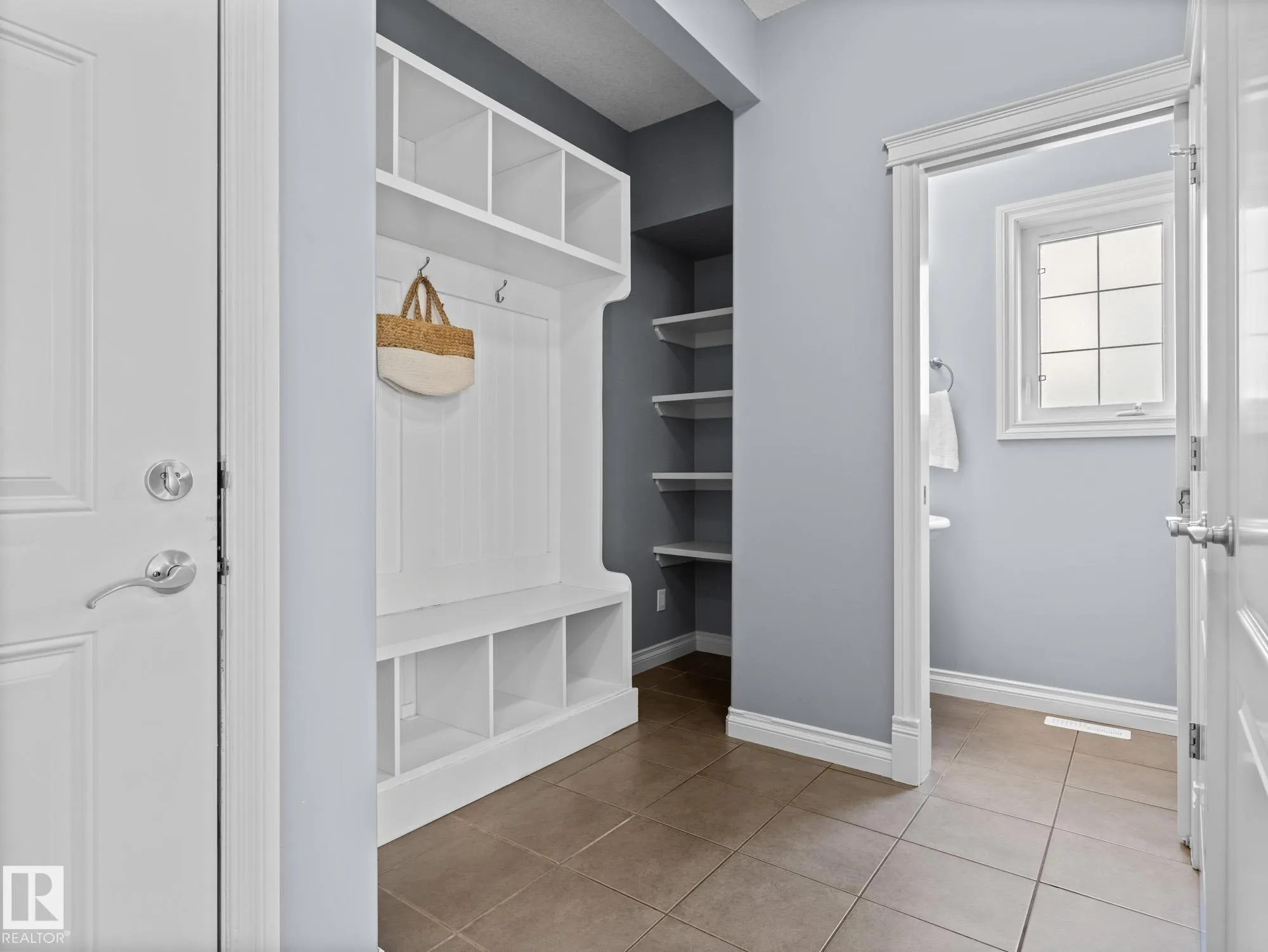 5116 CHATEAU Court
