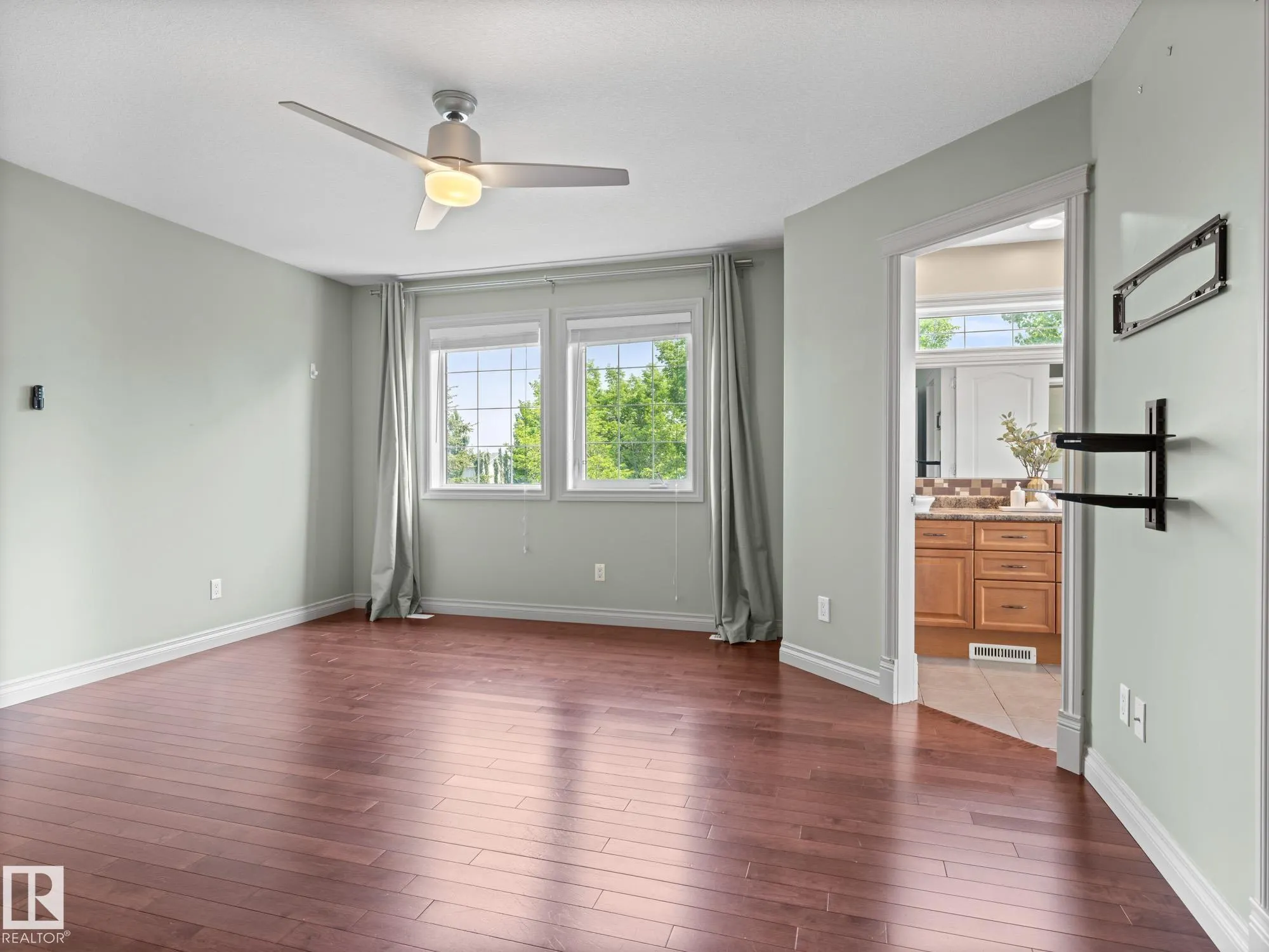 5116 CHATEAU Court