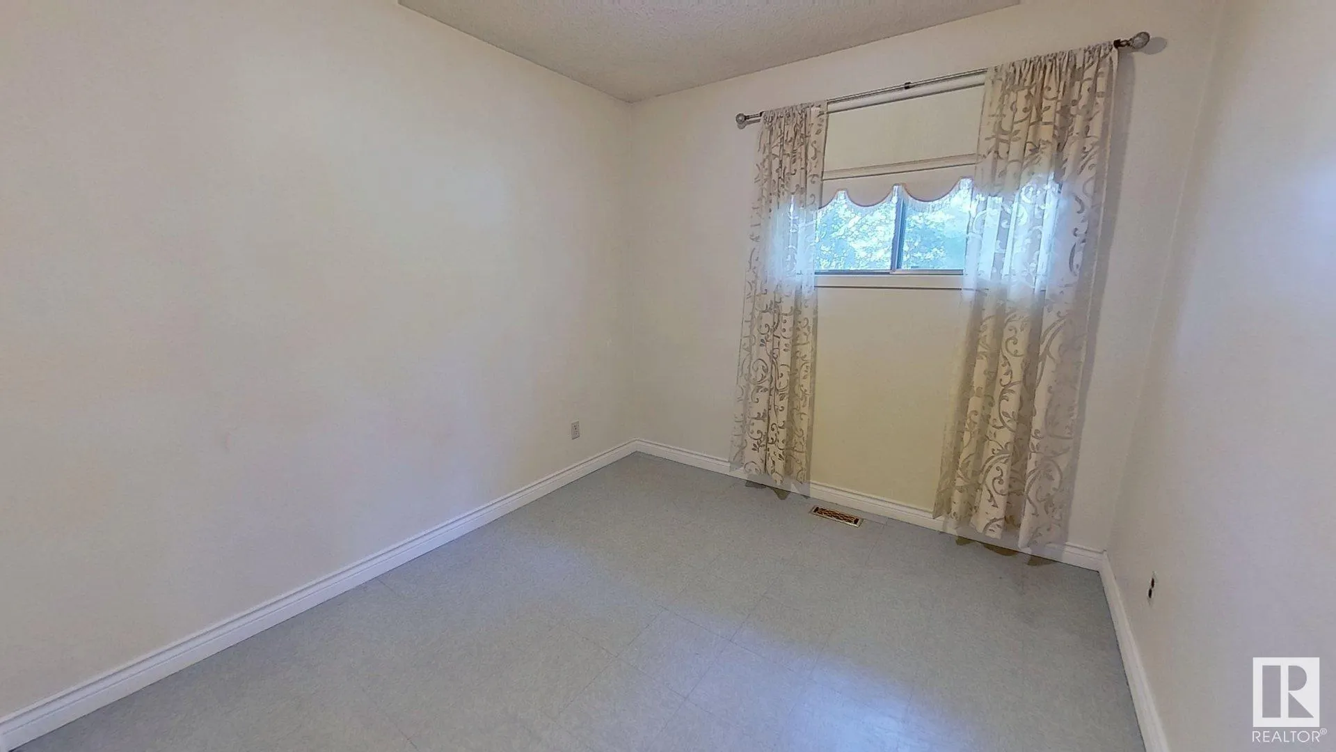 899 ALDER Avenue