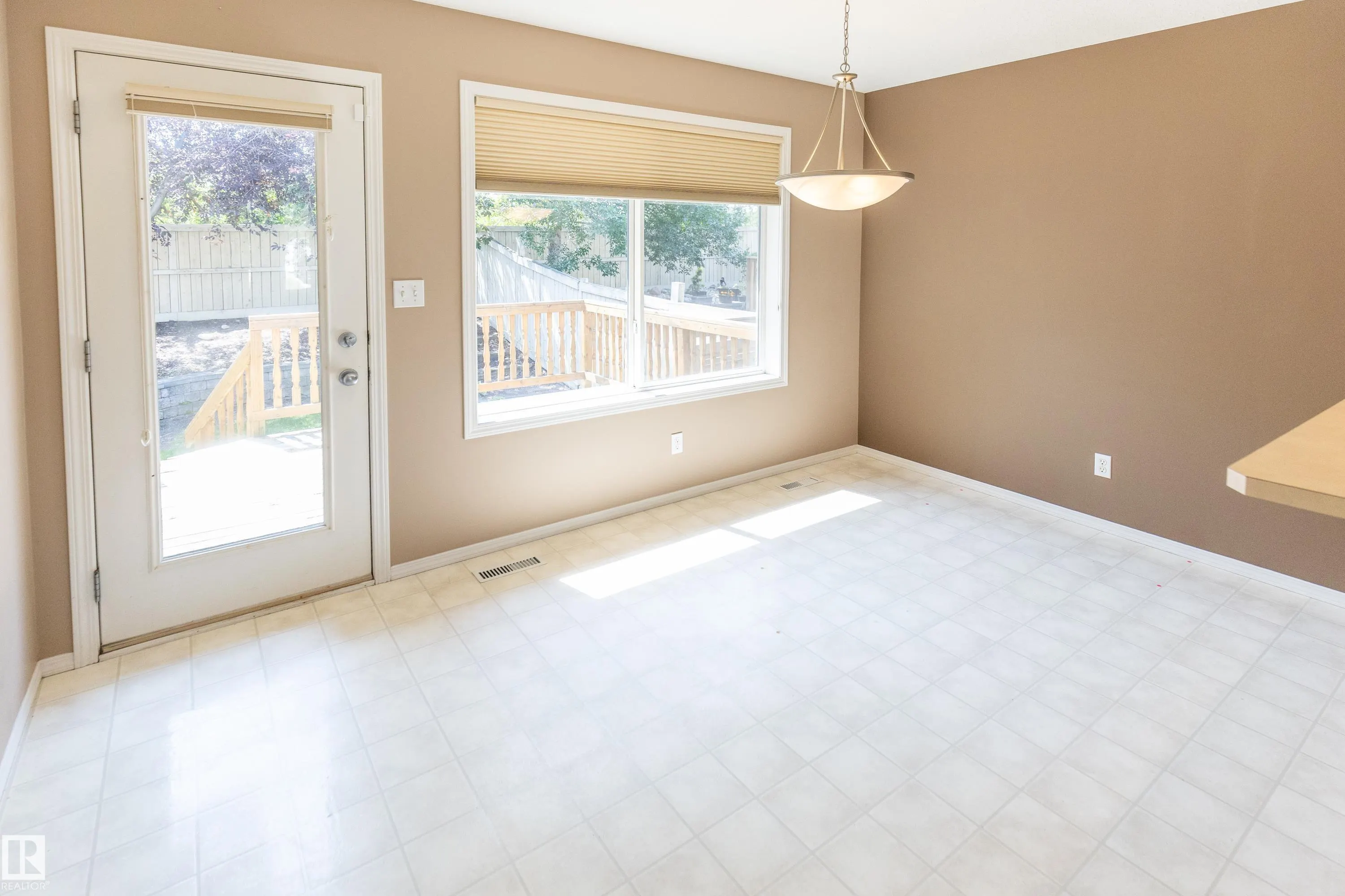 84 Ridgepoint Way