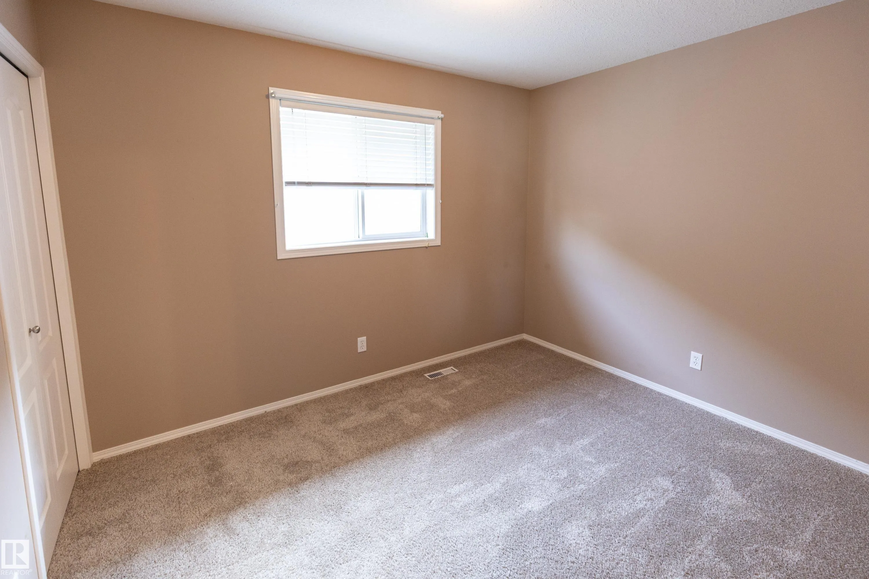 84 Ridgepoint Way