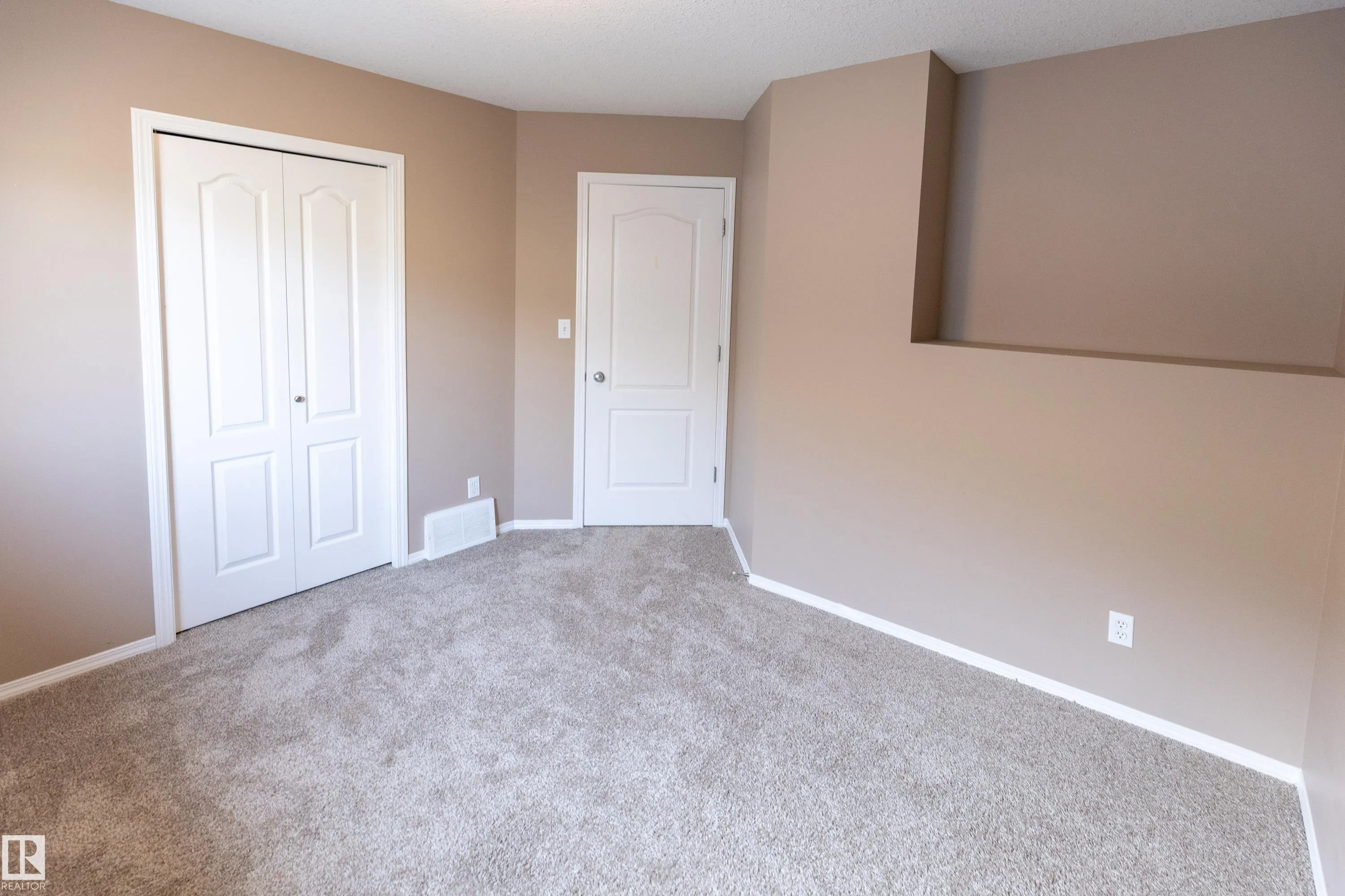 84 Ridgepoint Way