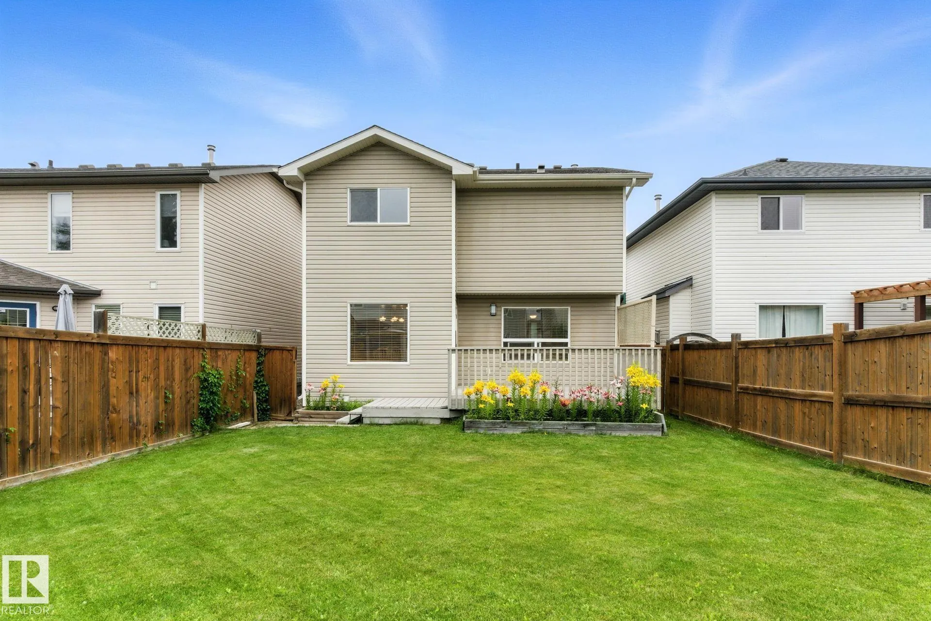 289 FOXBORO Crescent