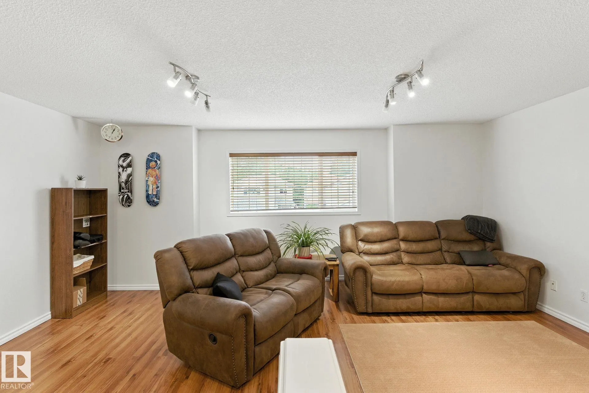 289 FOXBORO Crescent