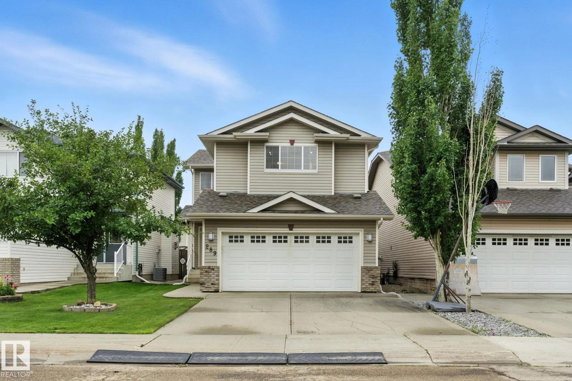 289 FOXBORO Crescent