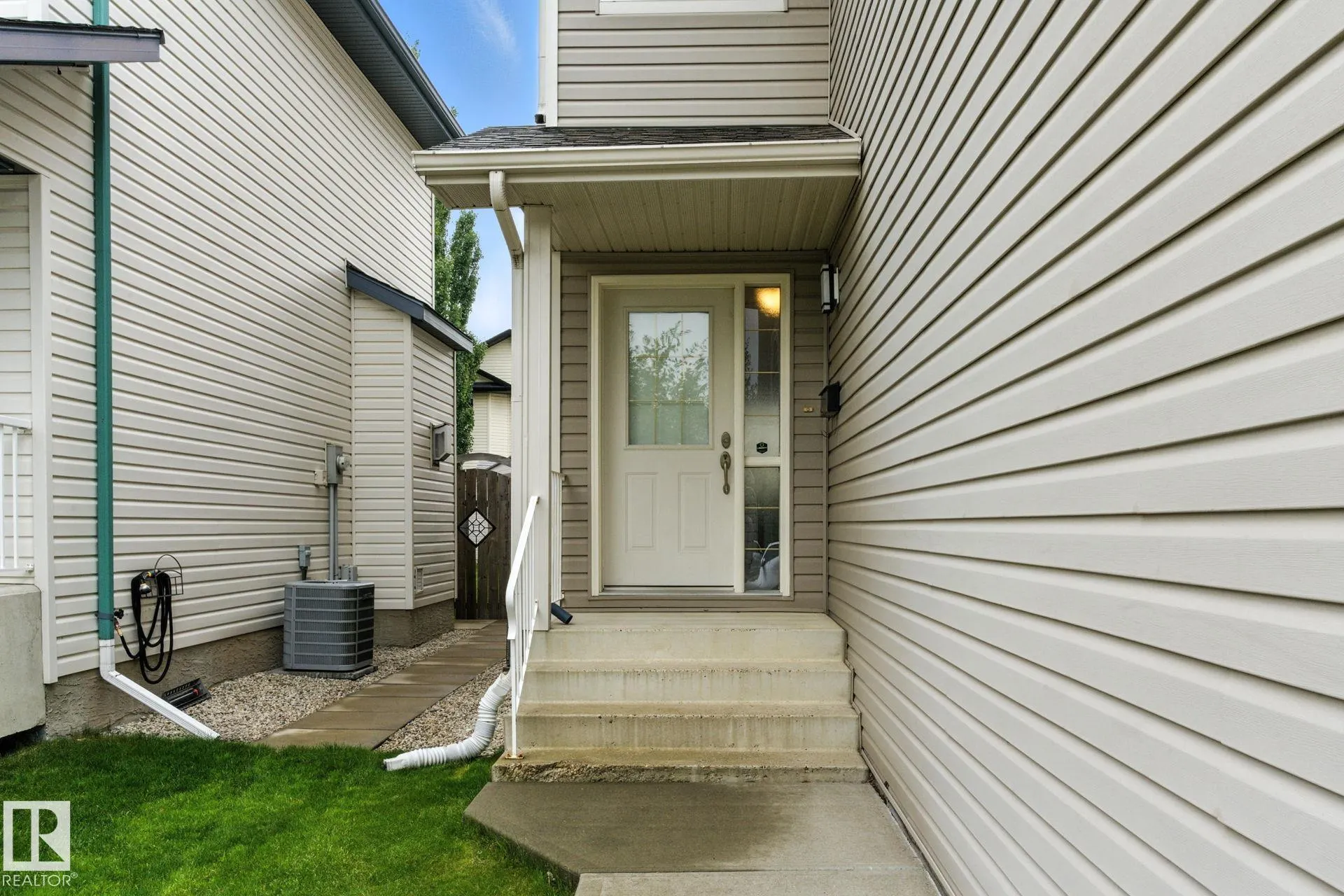 289 FOXBORO Crescent