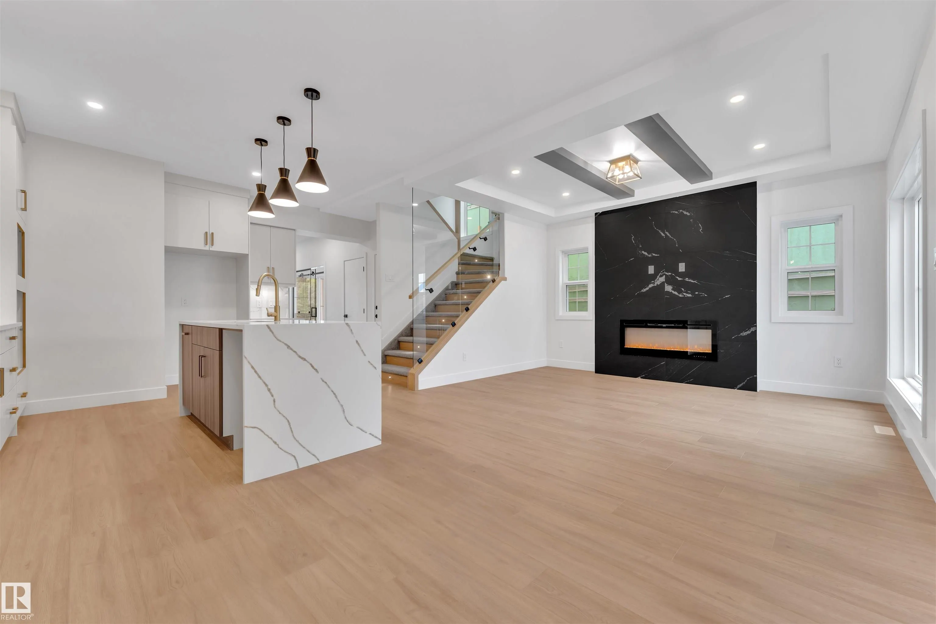 6113 CRAWFORD Drive
