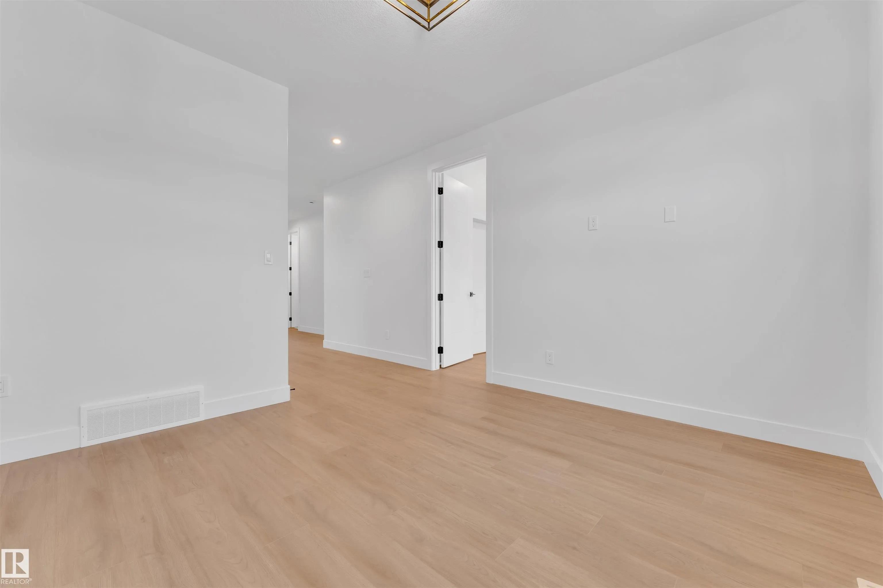 6113 CRAWFORD Drive