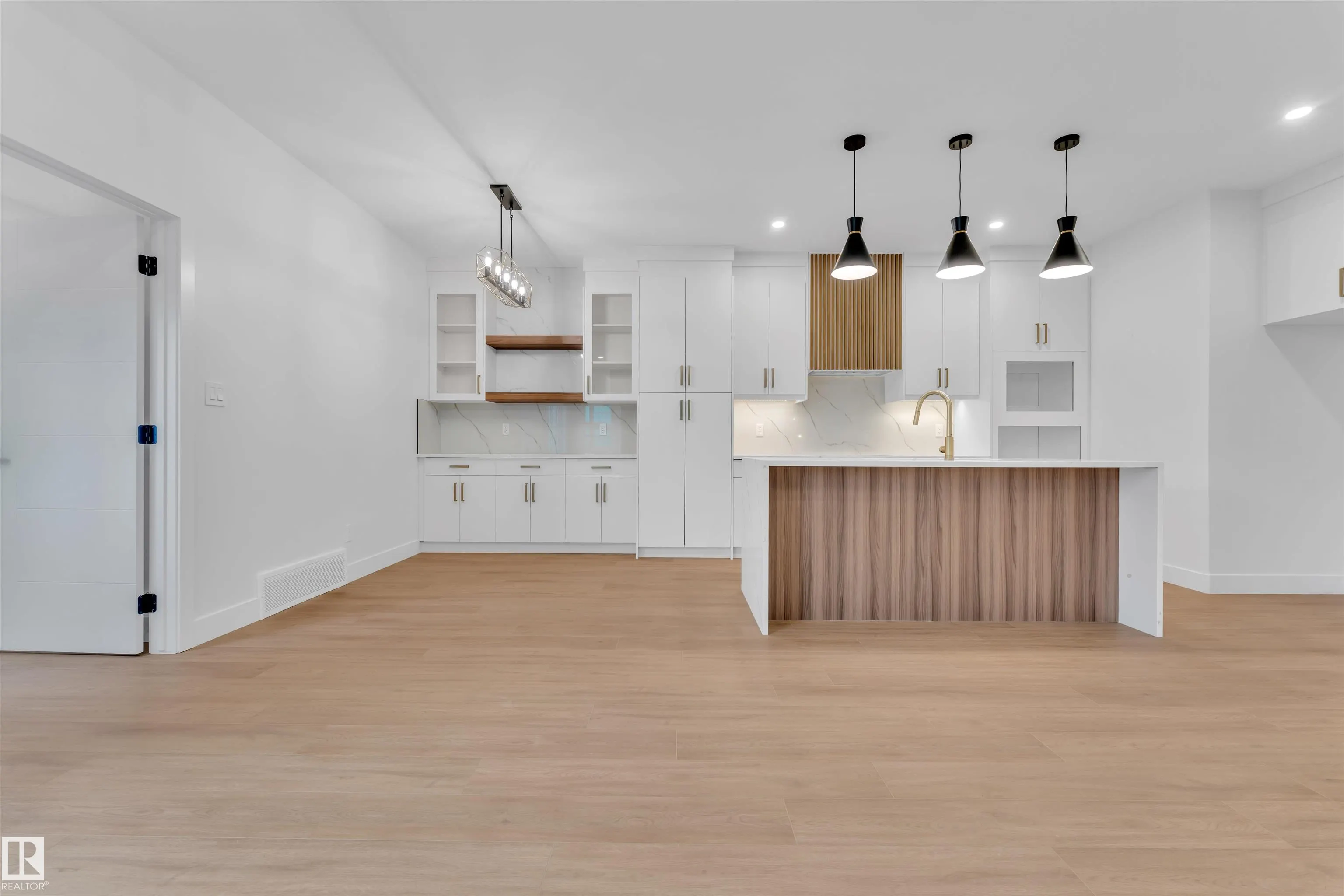 6113 CRAWFORD Drive