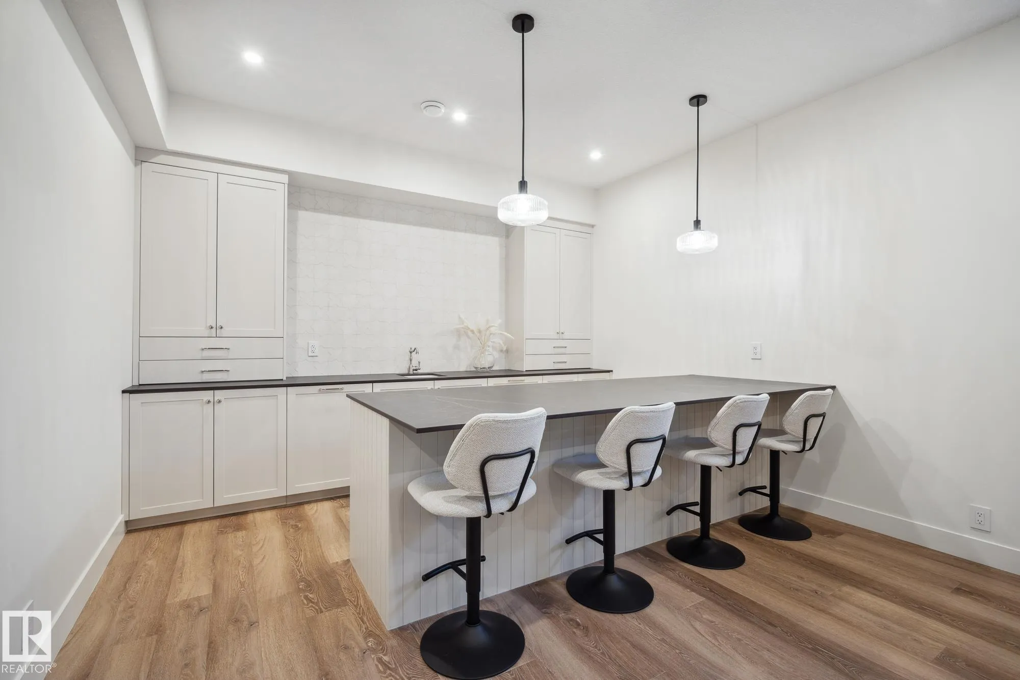 12 Newbury Ci