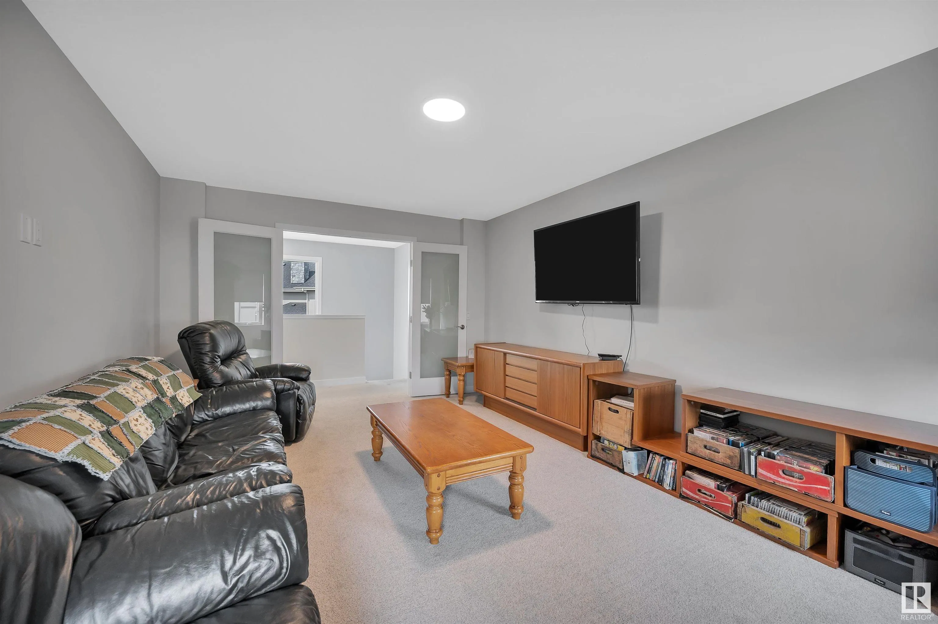 134 EDGEWATER Circle