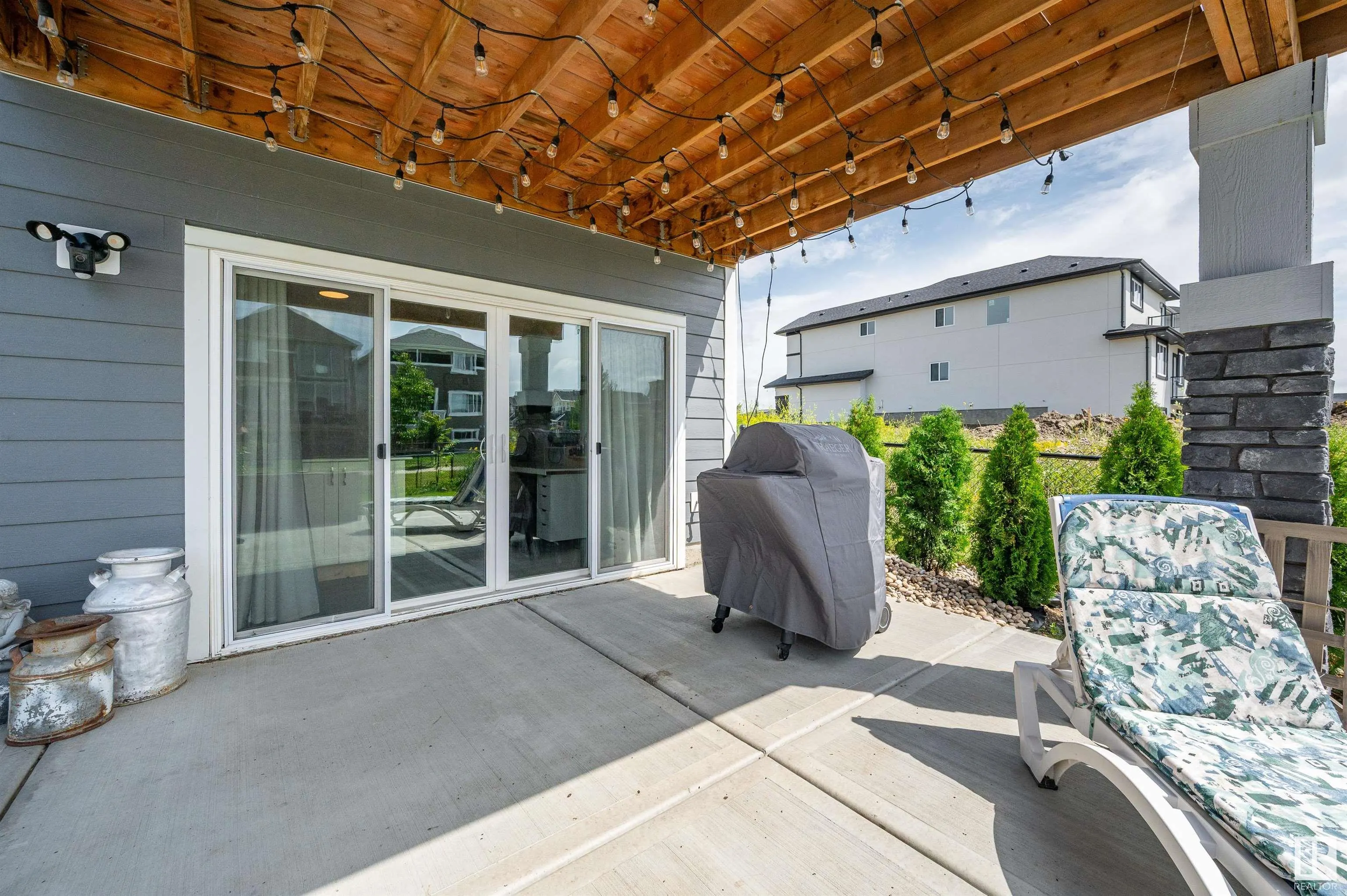 134 EDGEWATER Circle