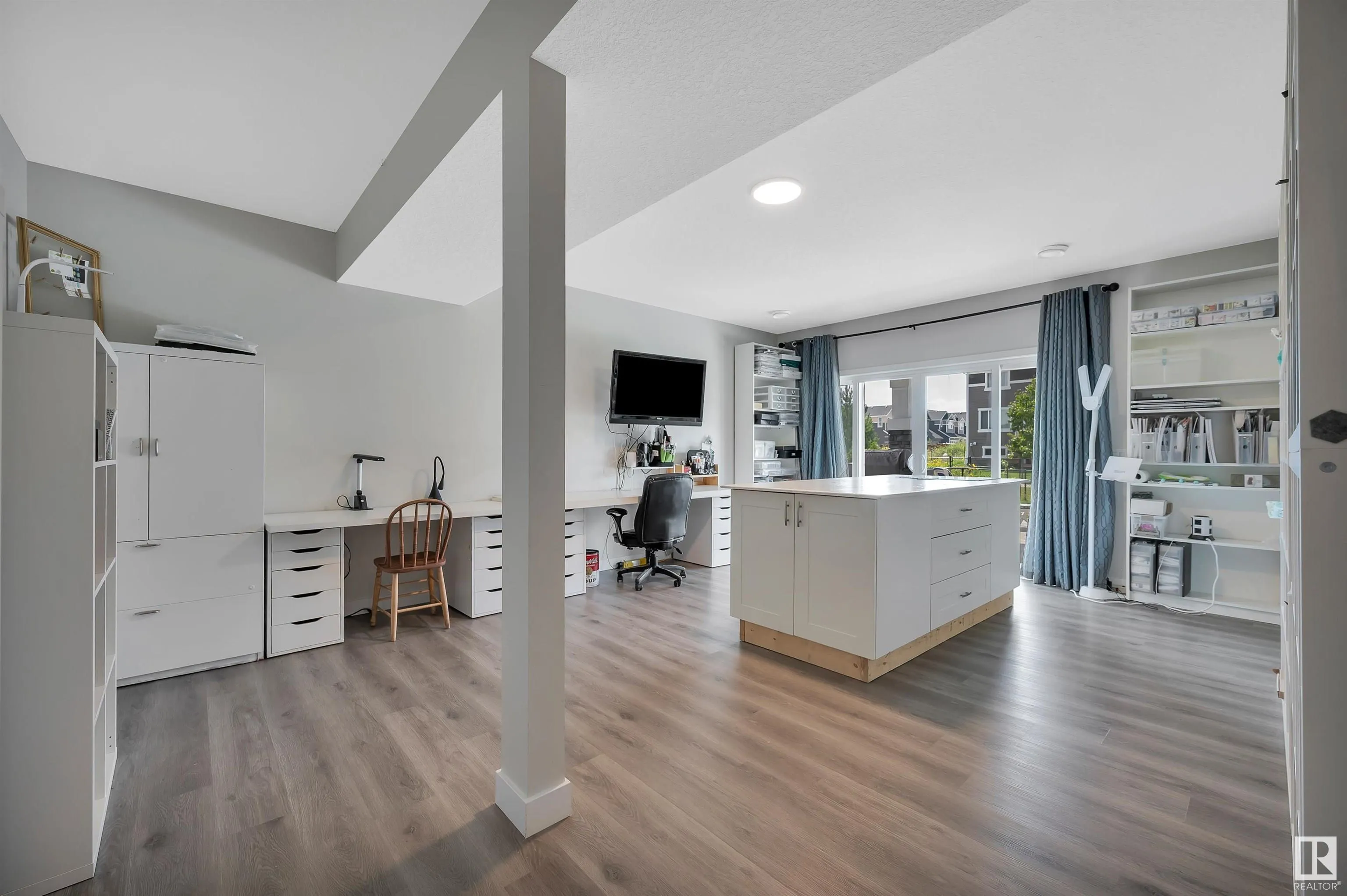 134 EDGEWATER Circle