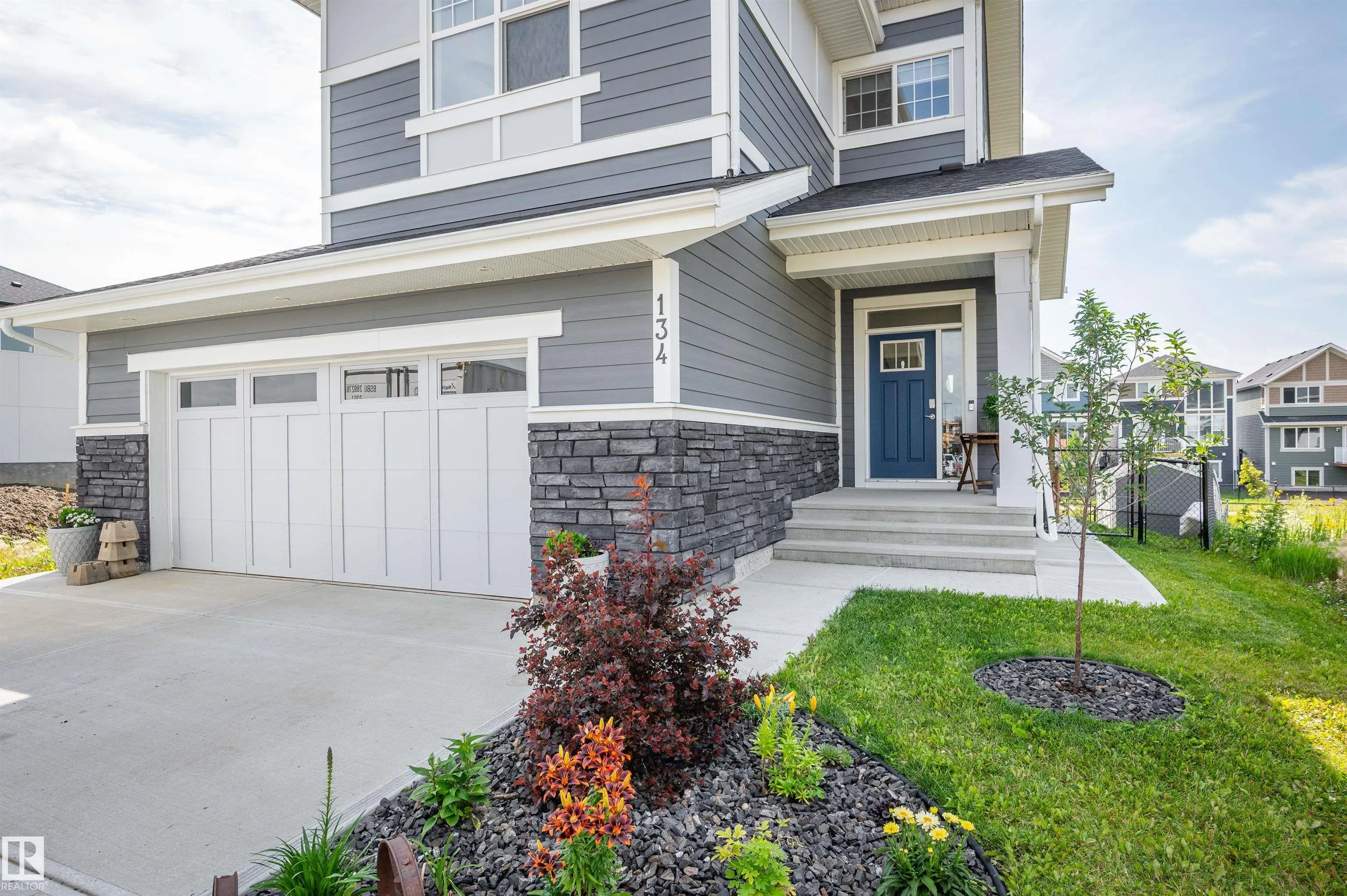 134 EDGEWATER Circle