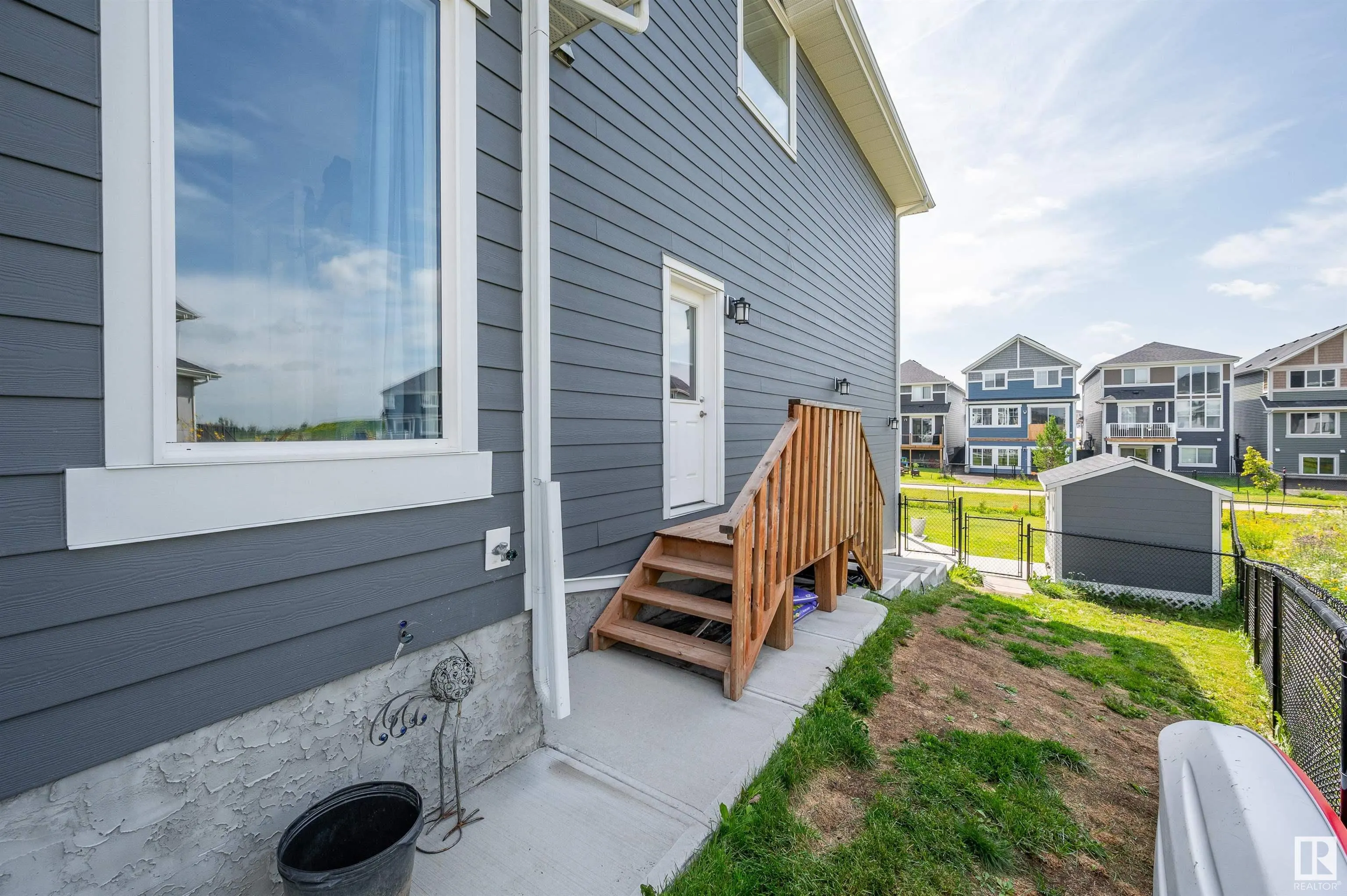 134 EDGEWATER Circle