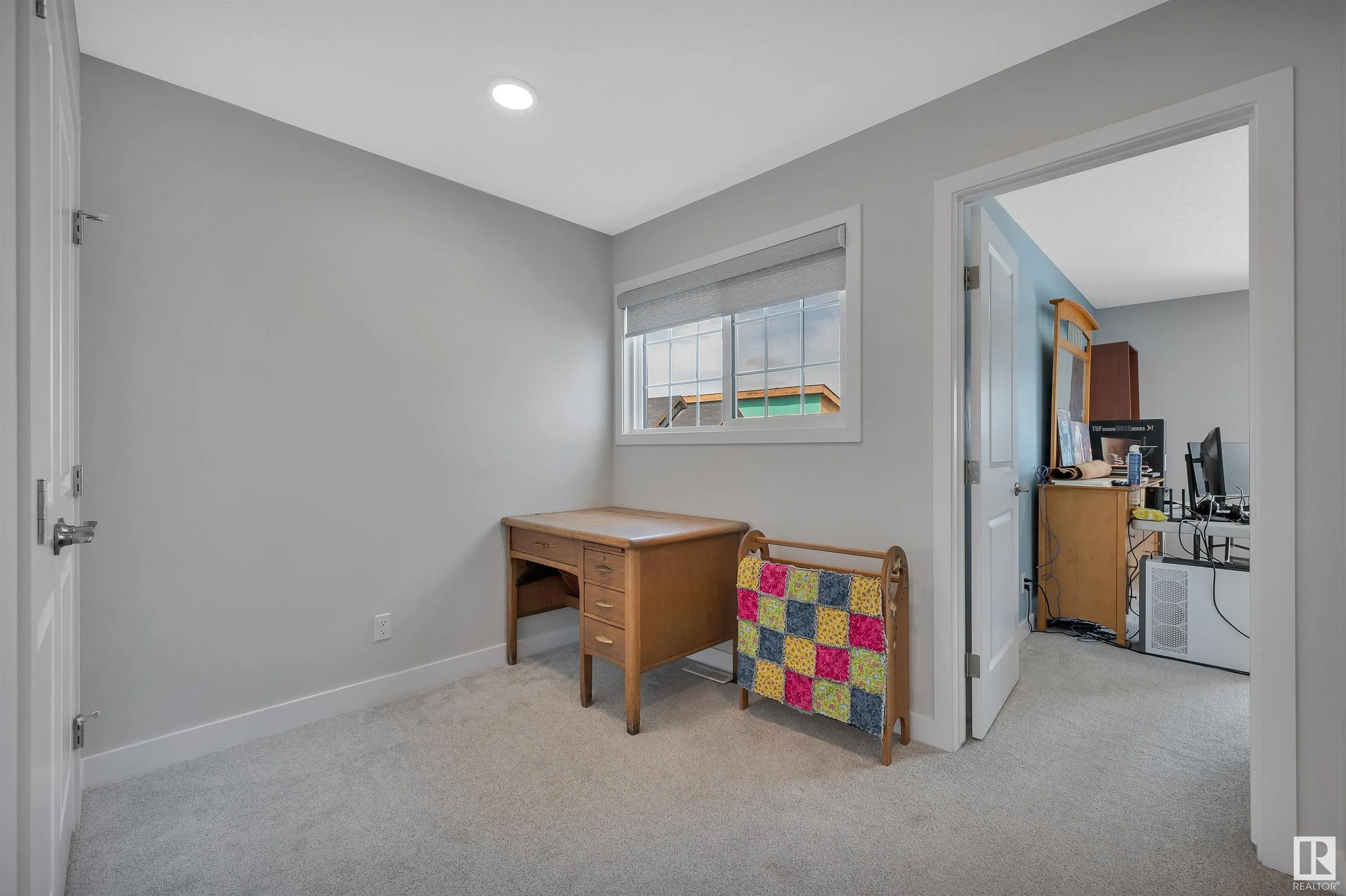 134 EDGEWATER Circle