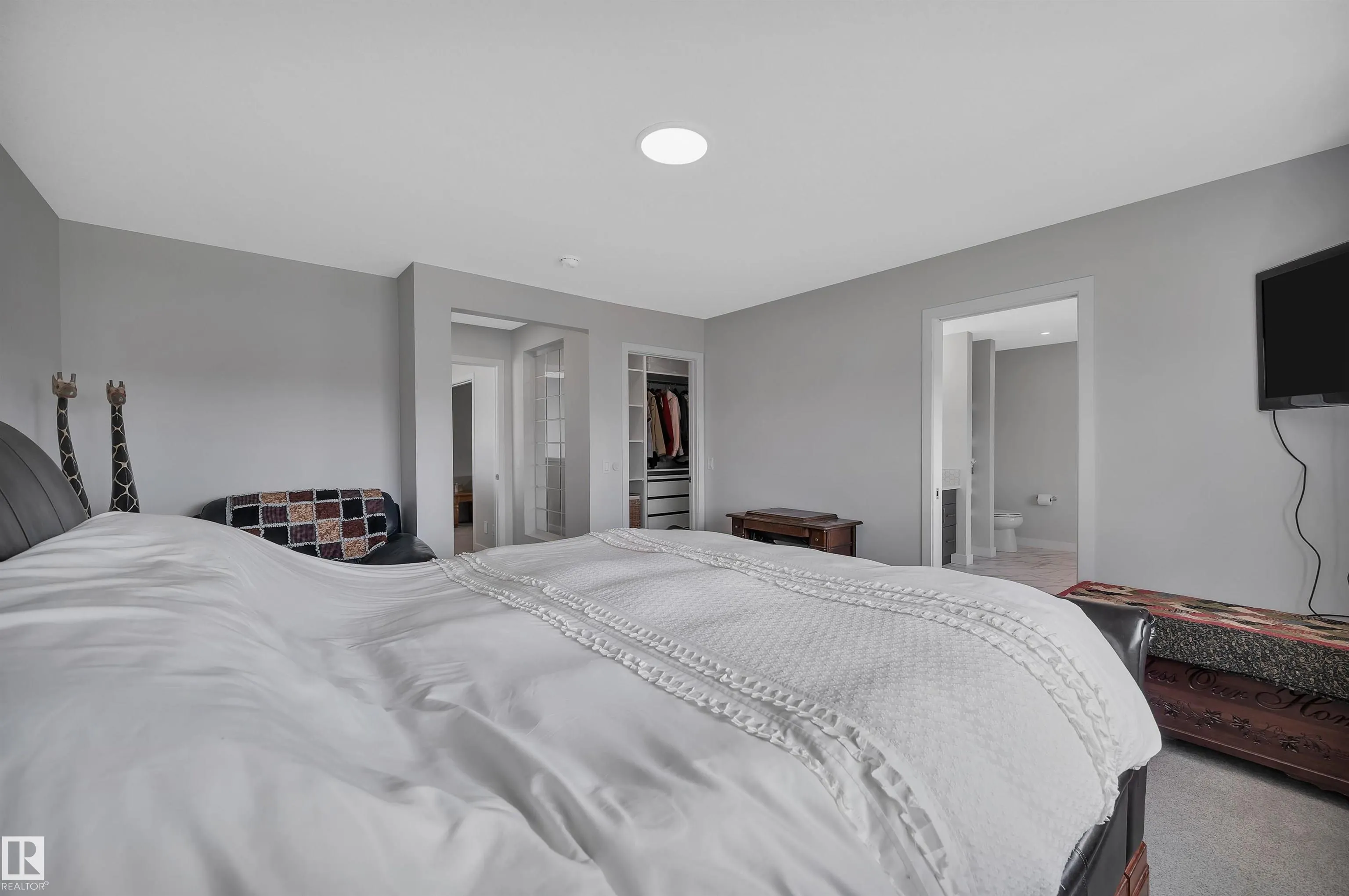 134 EDGEWATER Circle