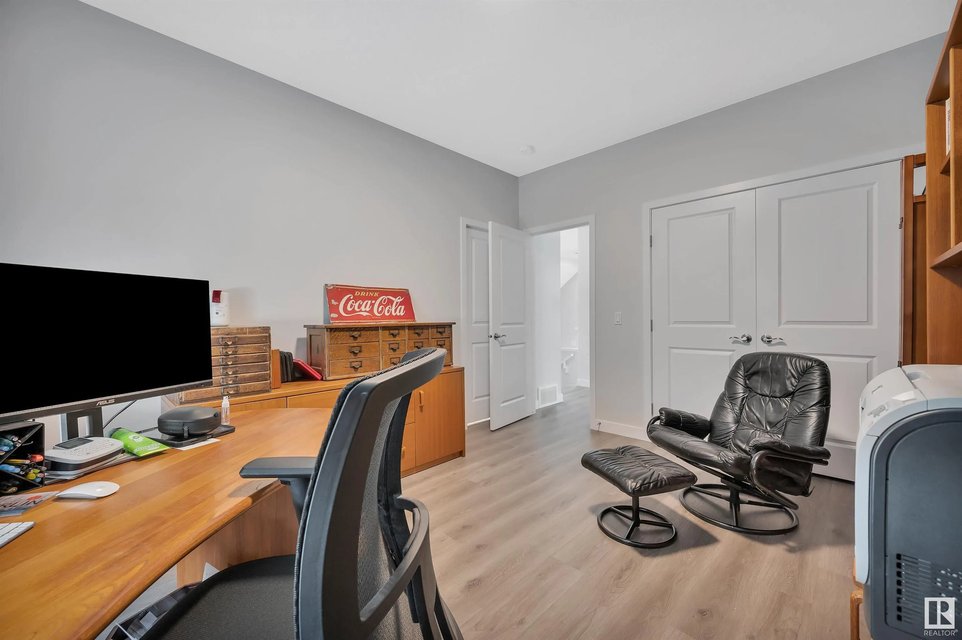 134 EDGEWATER Circle