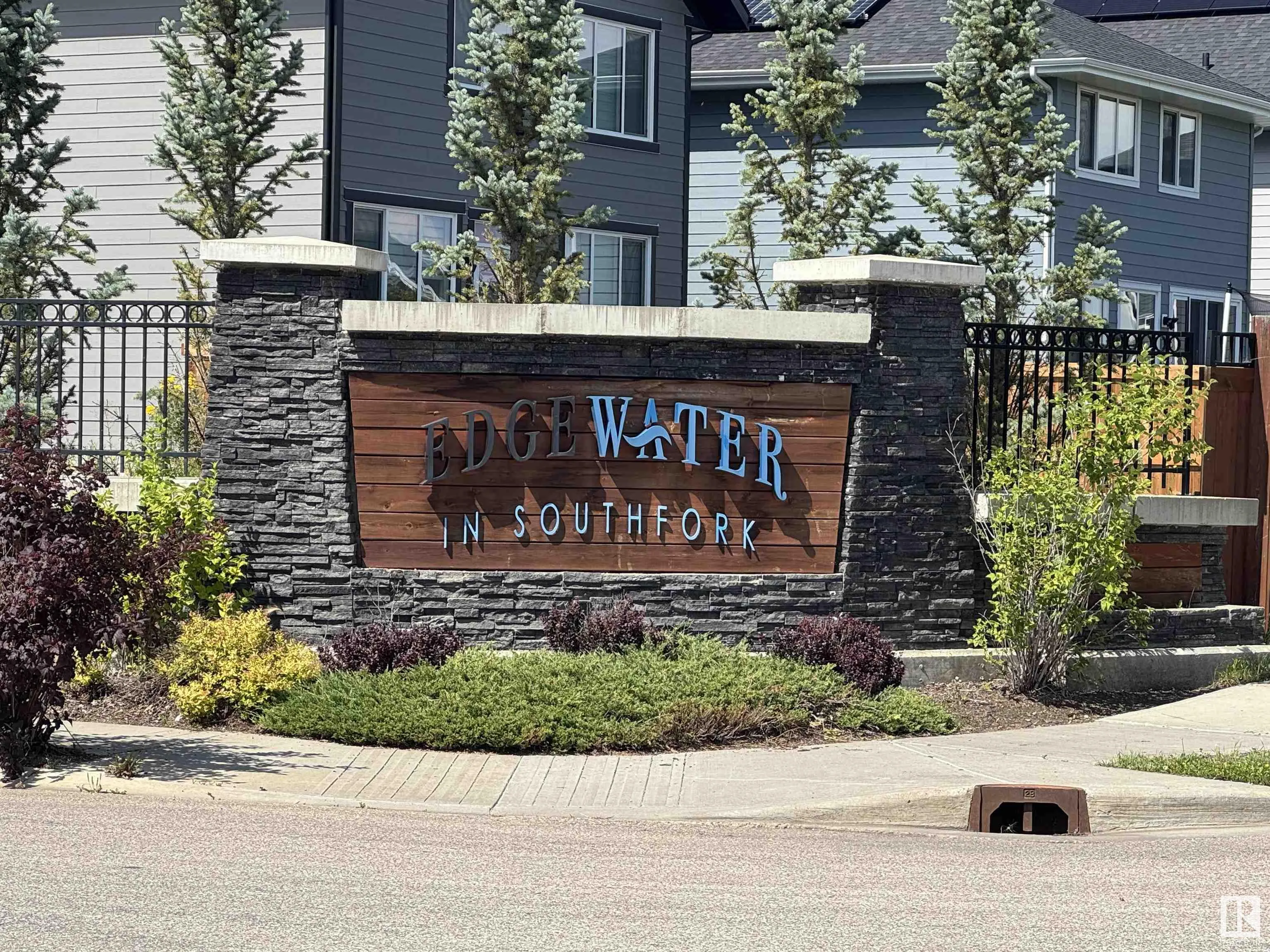 134 EDGEWATER Circle