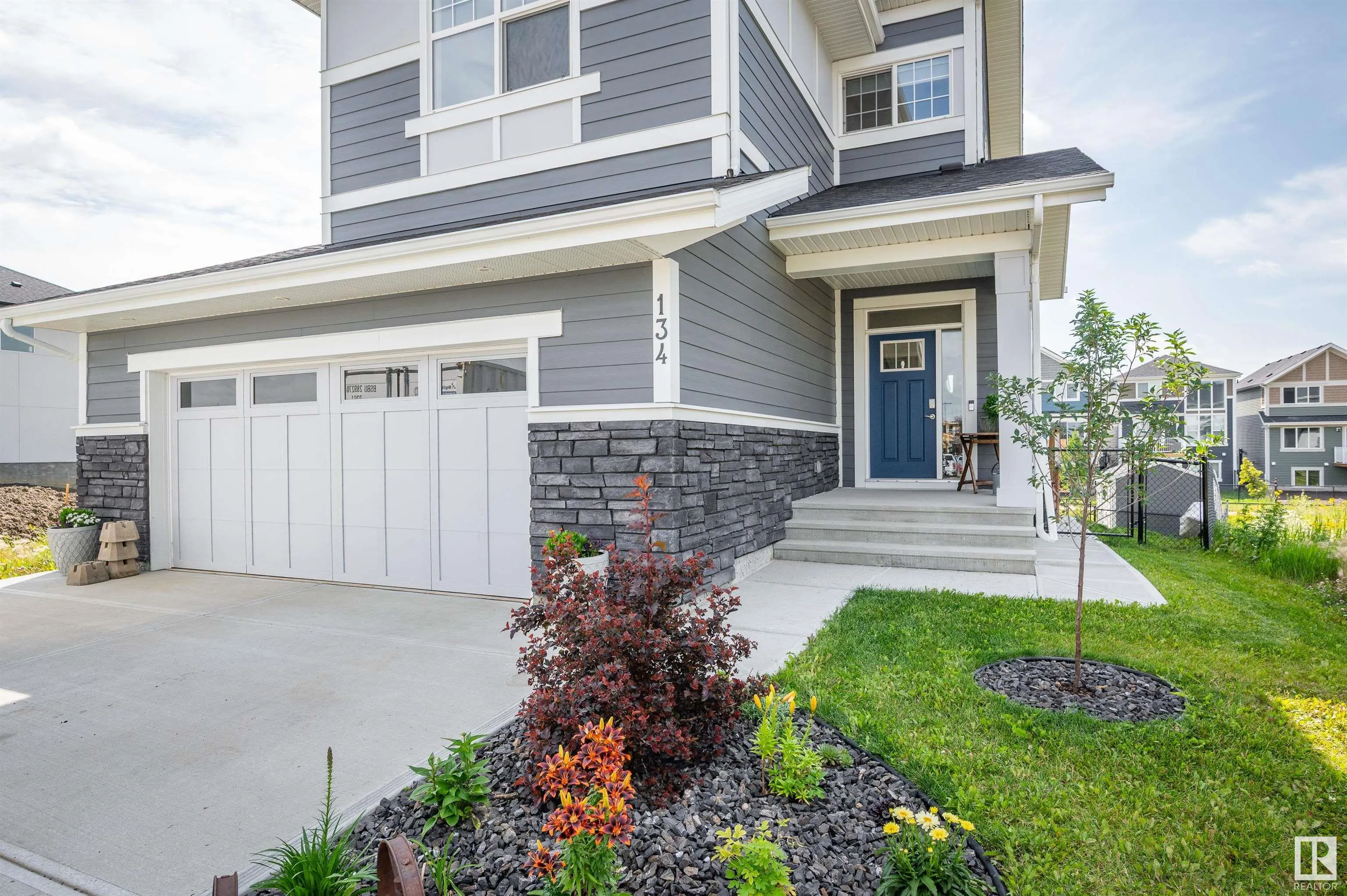134 EDGEWATER Circle