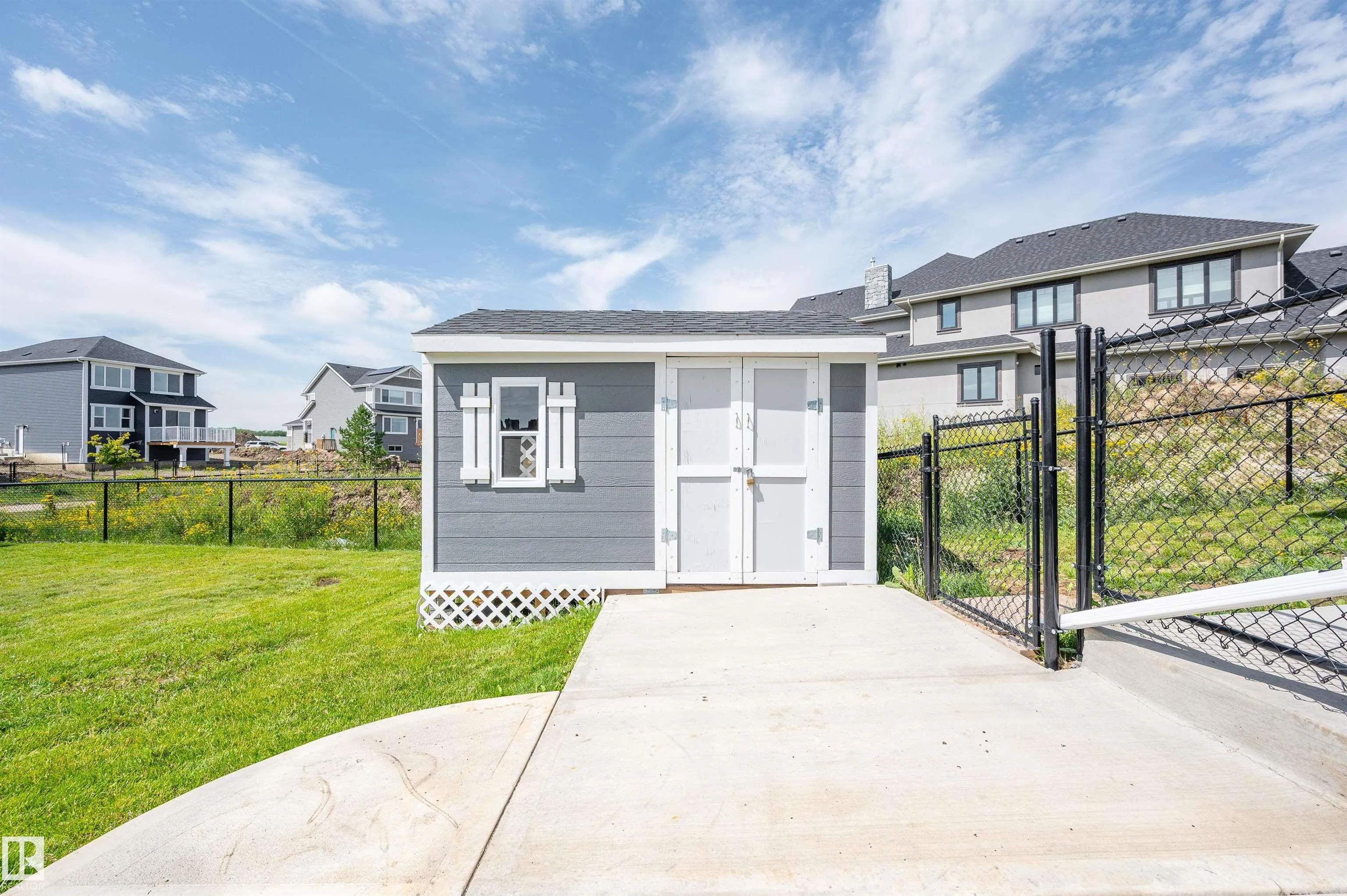 134 EDGEWATER Circle