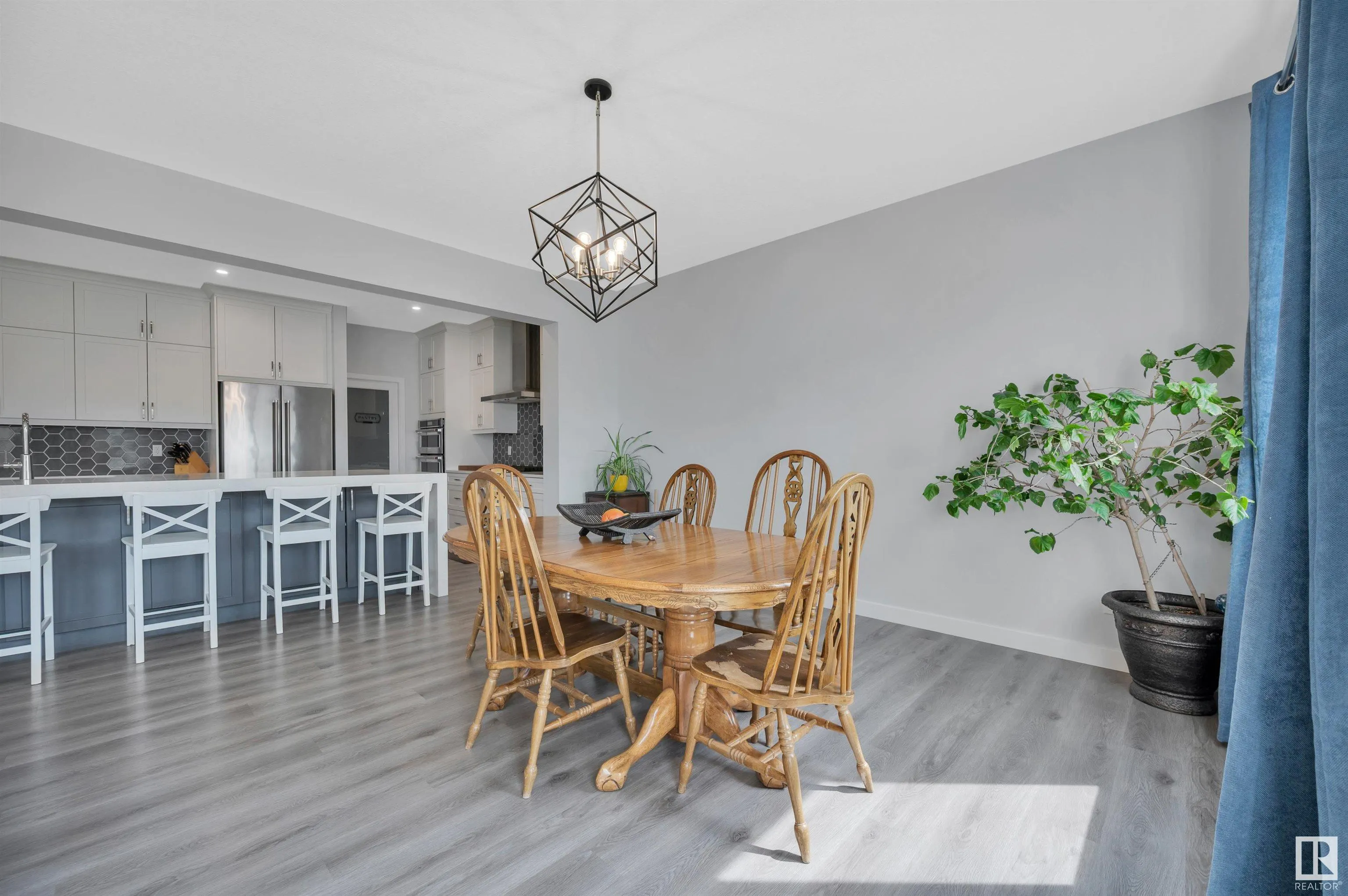 134 EDGEWATER Circle