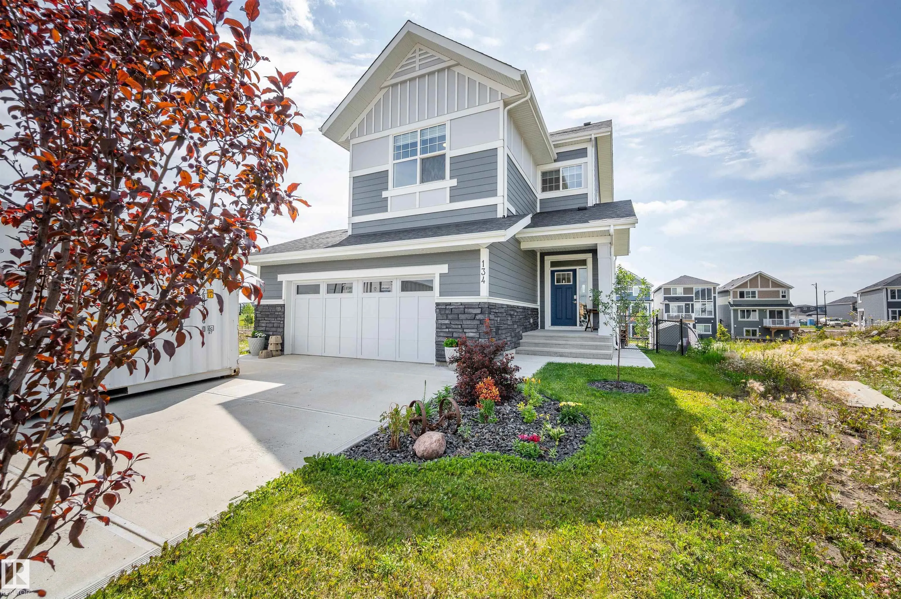 134 EDGEWATER Circle